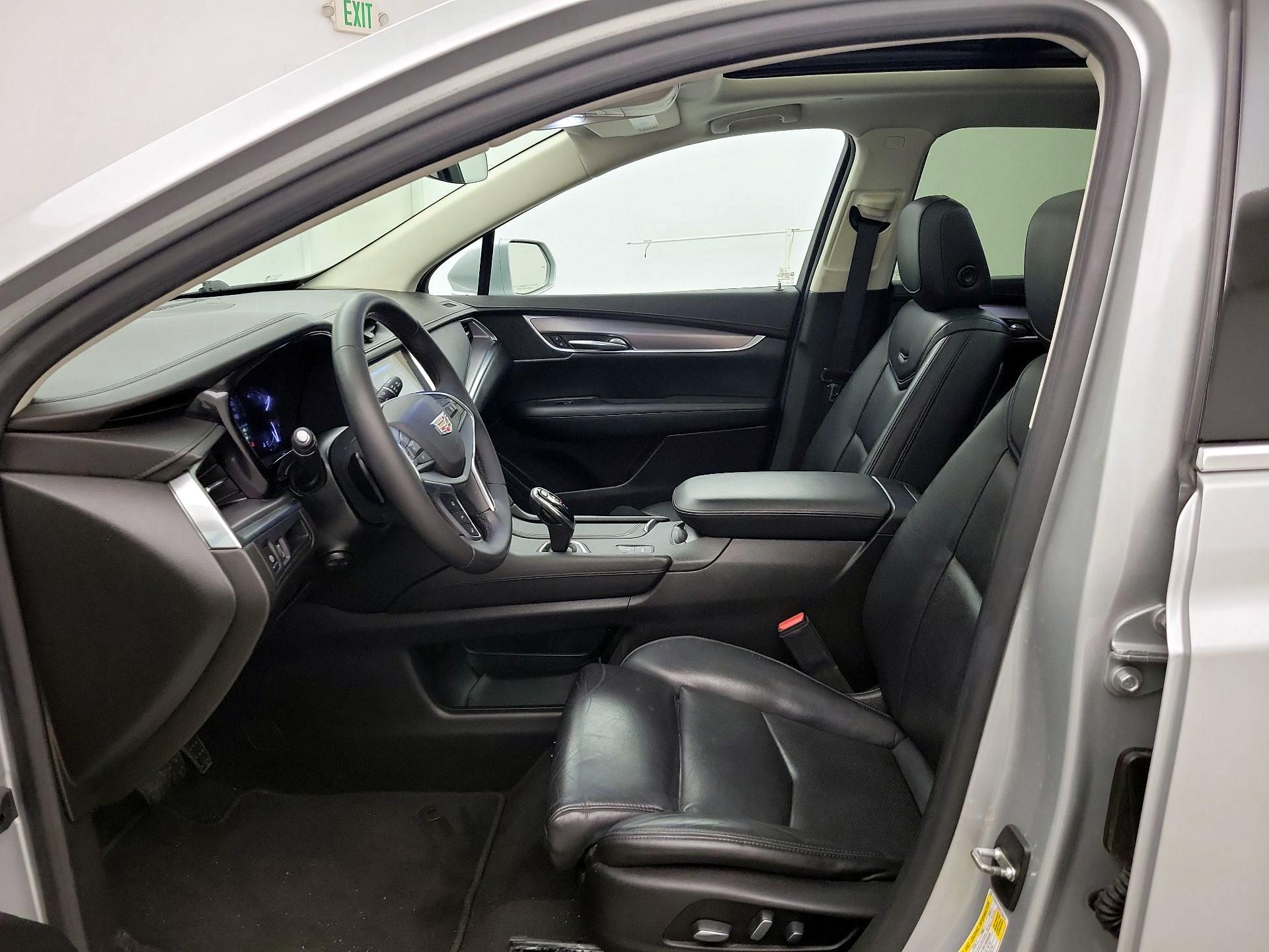 Thumbnail: 2017 Cadillac XT5 - 11
