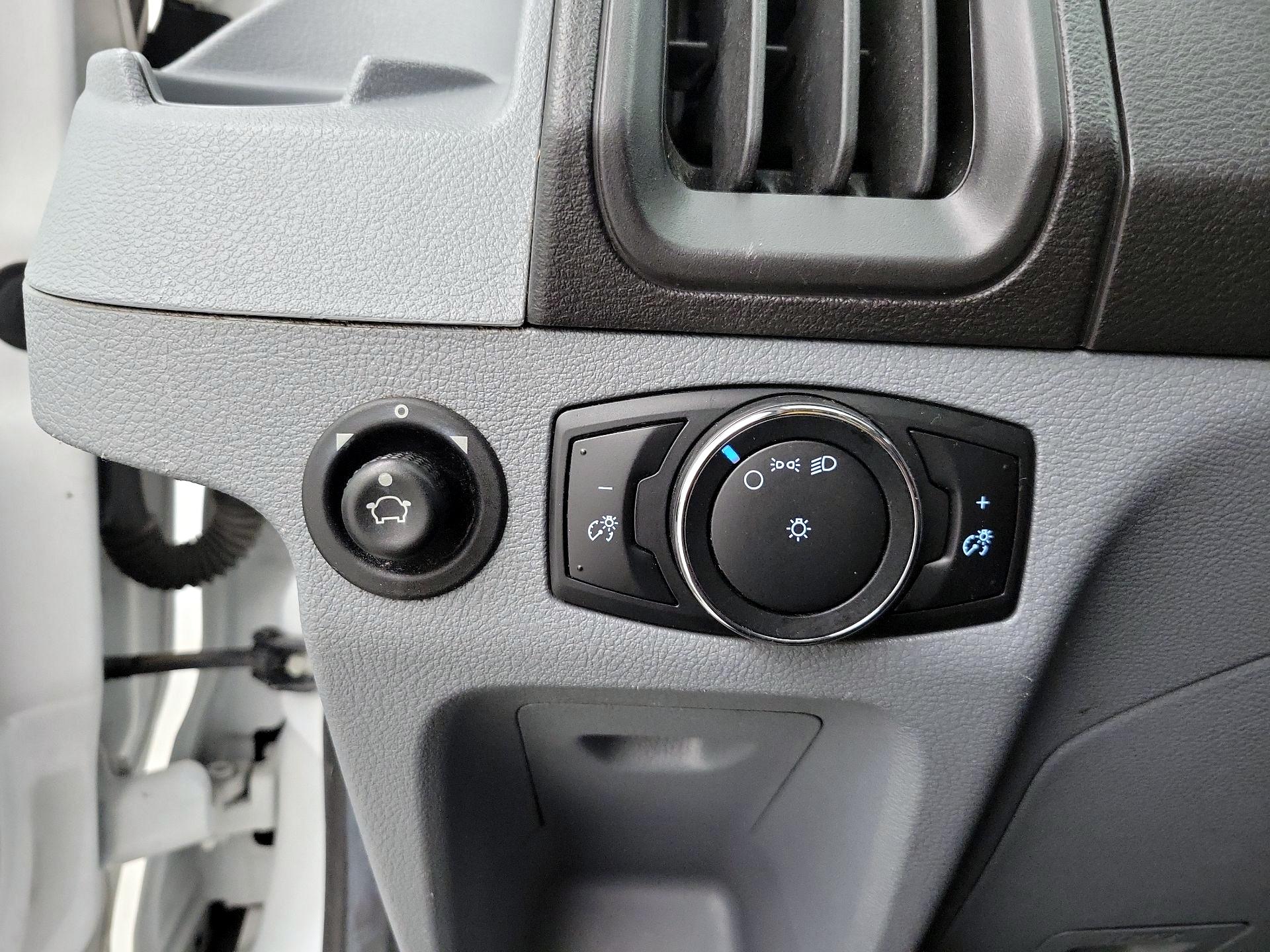 Thumbnail: 2016 Ford Transit Series - 13
