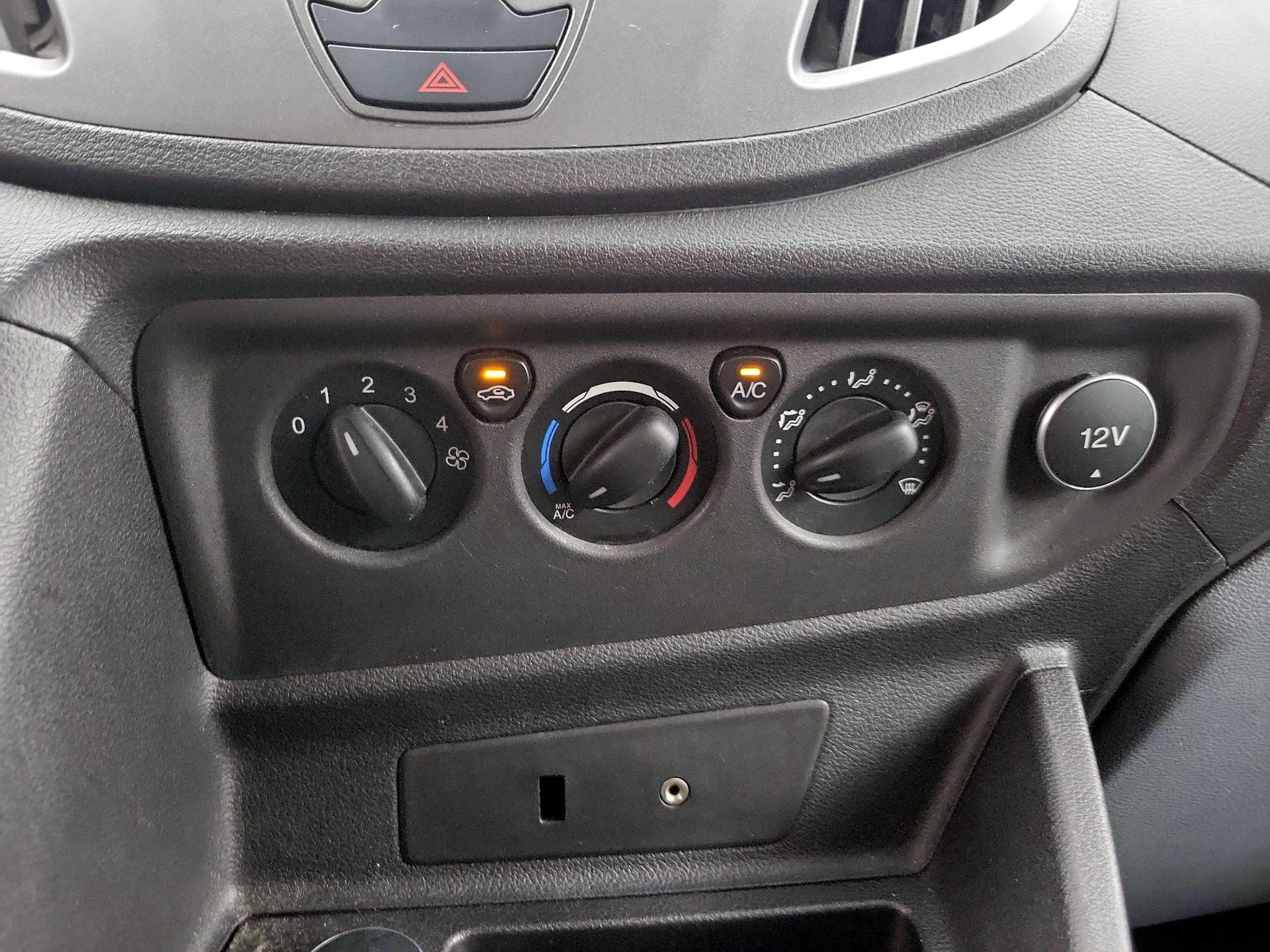 Thumbnail: 2016 Ford Transit Series - 16