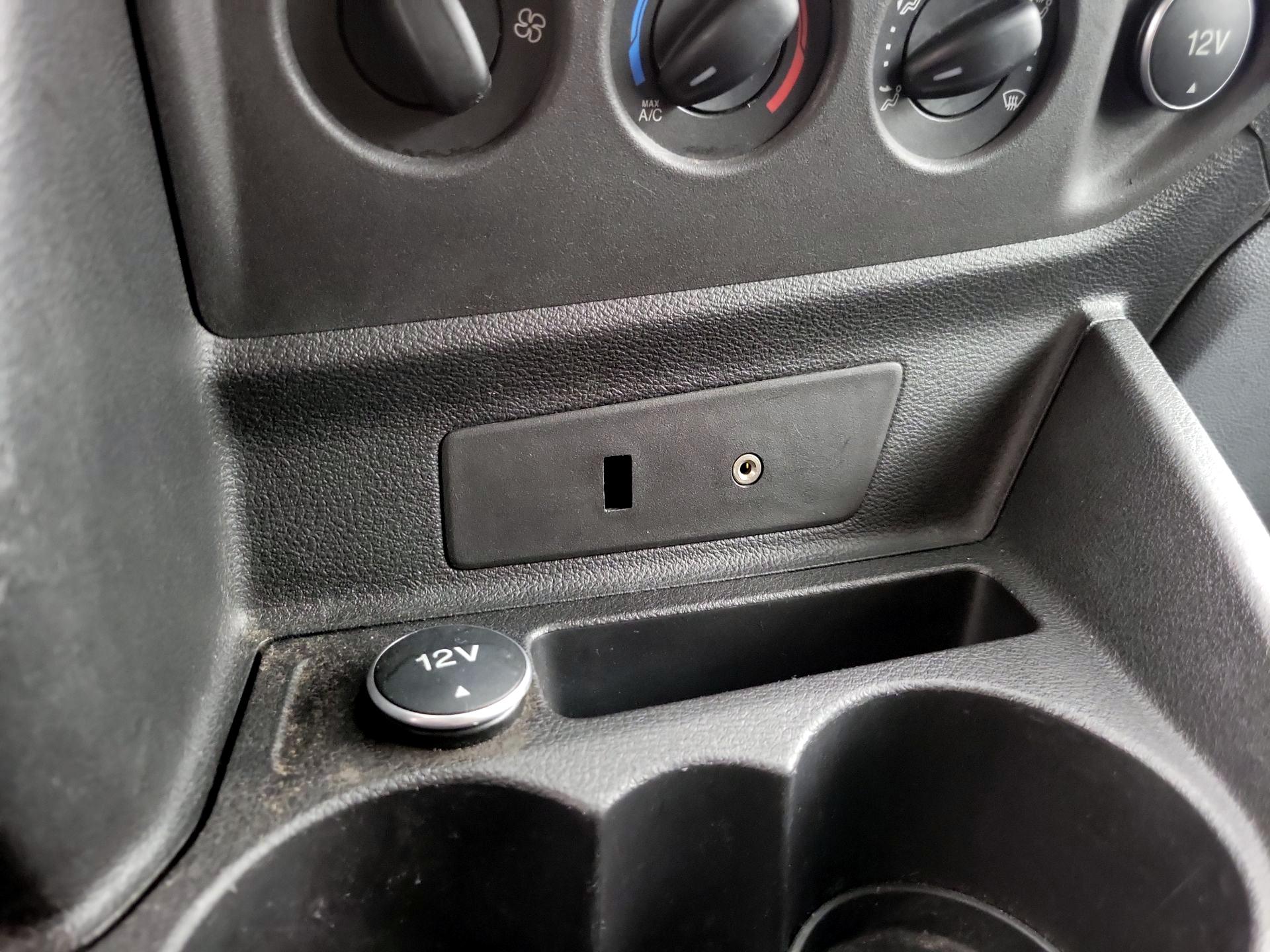 Thumbnail: 2016 Ford Transit Series - 18
