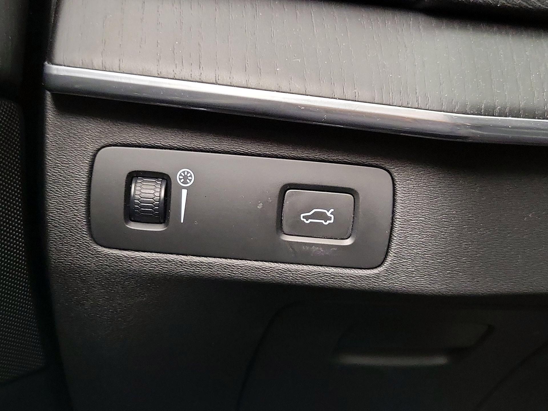 Thumbnail: 2020 Volvo XC90 - 13