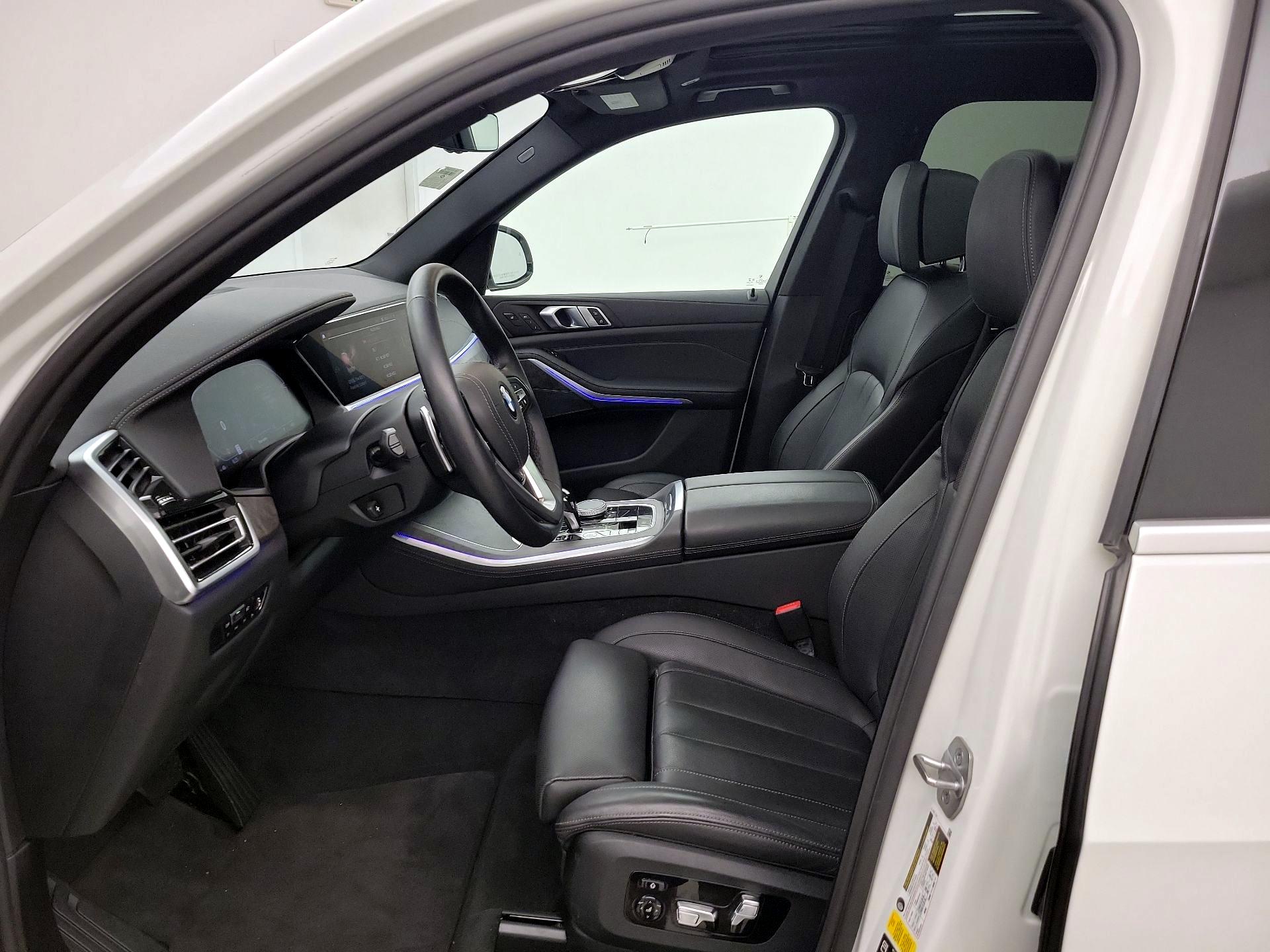 Thumbnail: 2022 BMW X5 - 11