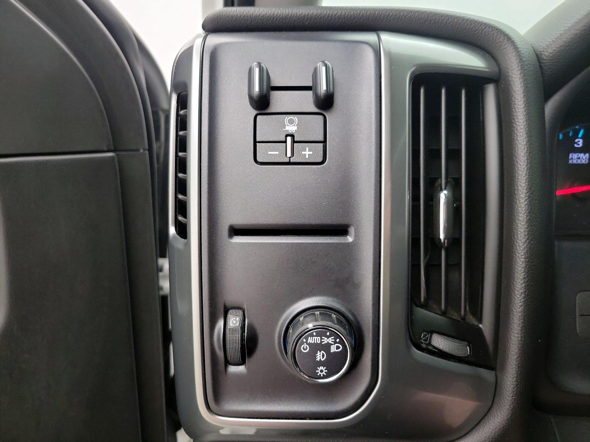 Thumbnail: 2017 Chevrolet Silverado 1500 - 13