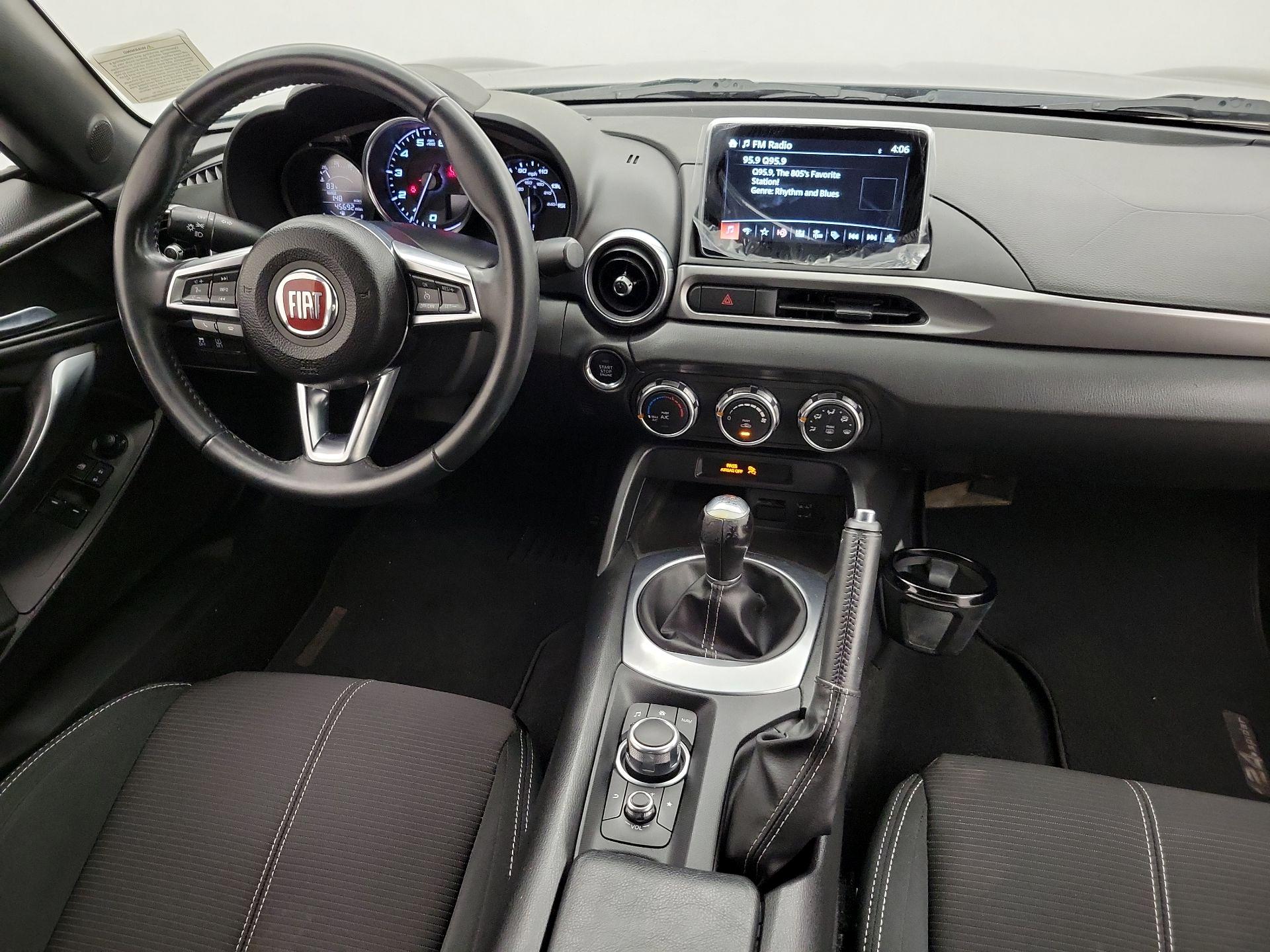 Thumbnail: 2017 Fiat 124 Spider - 9