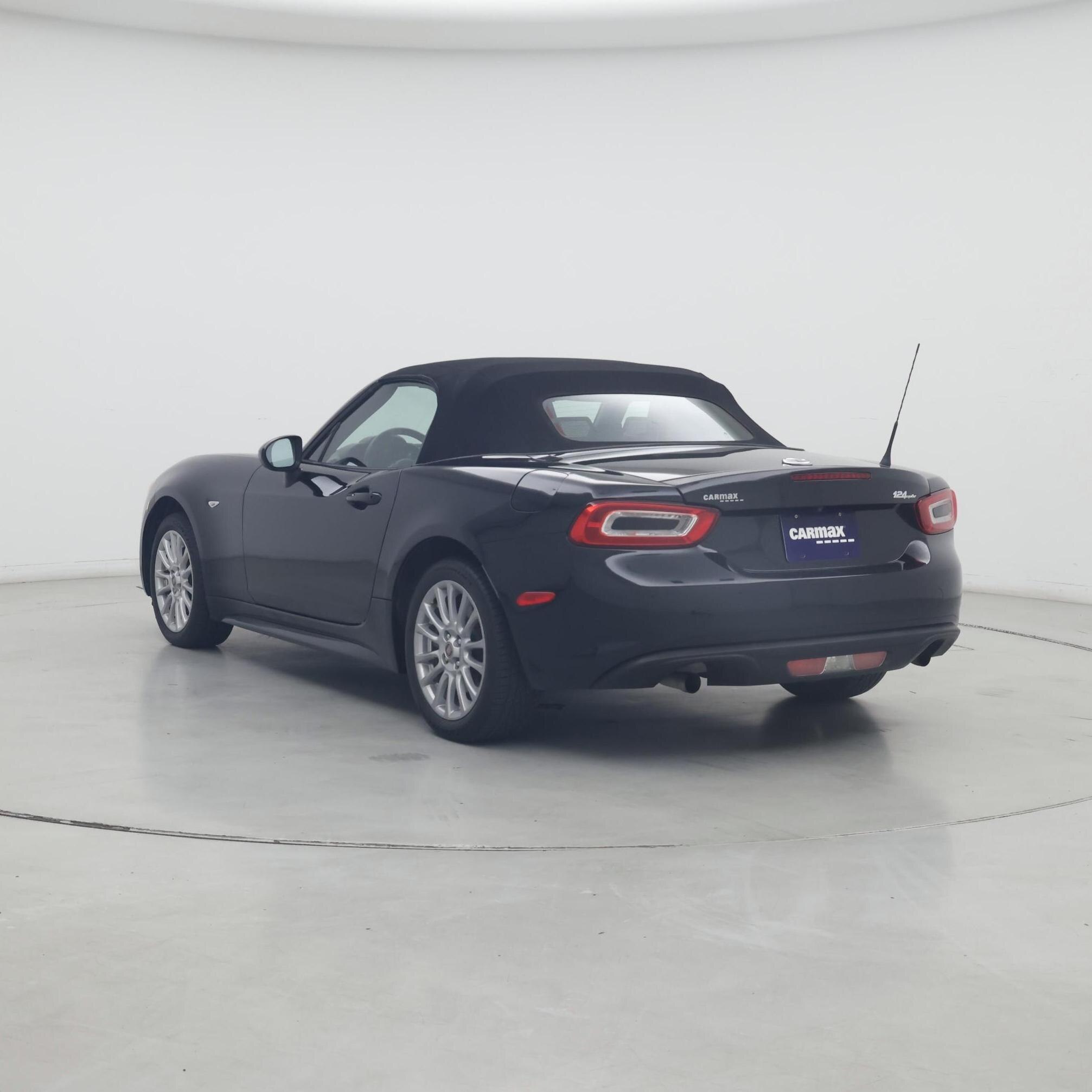 Thumbnail: 2017 Fiat 124 Spider - 2