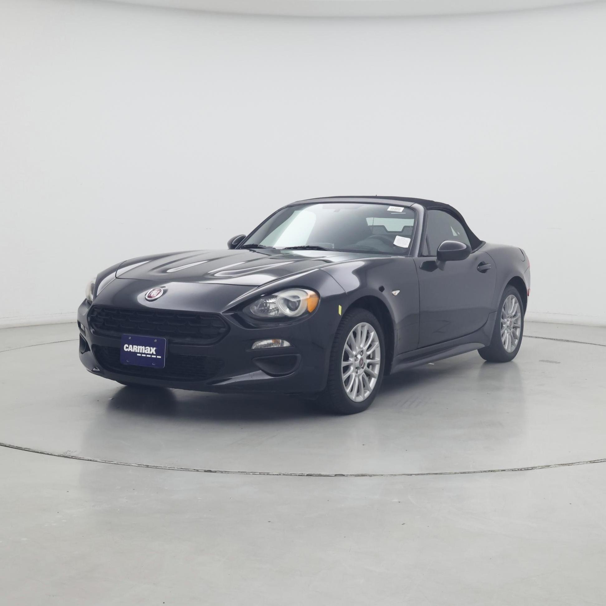 Thumbnail: 2017 Fiat 124 Spider - 4
