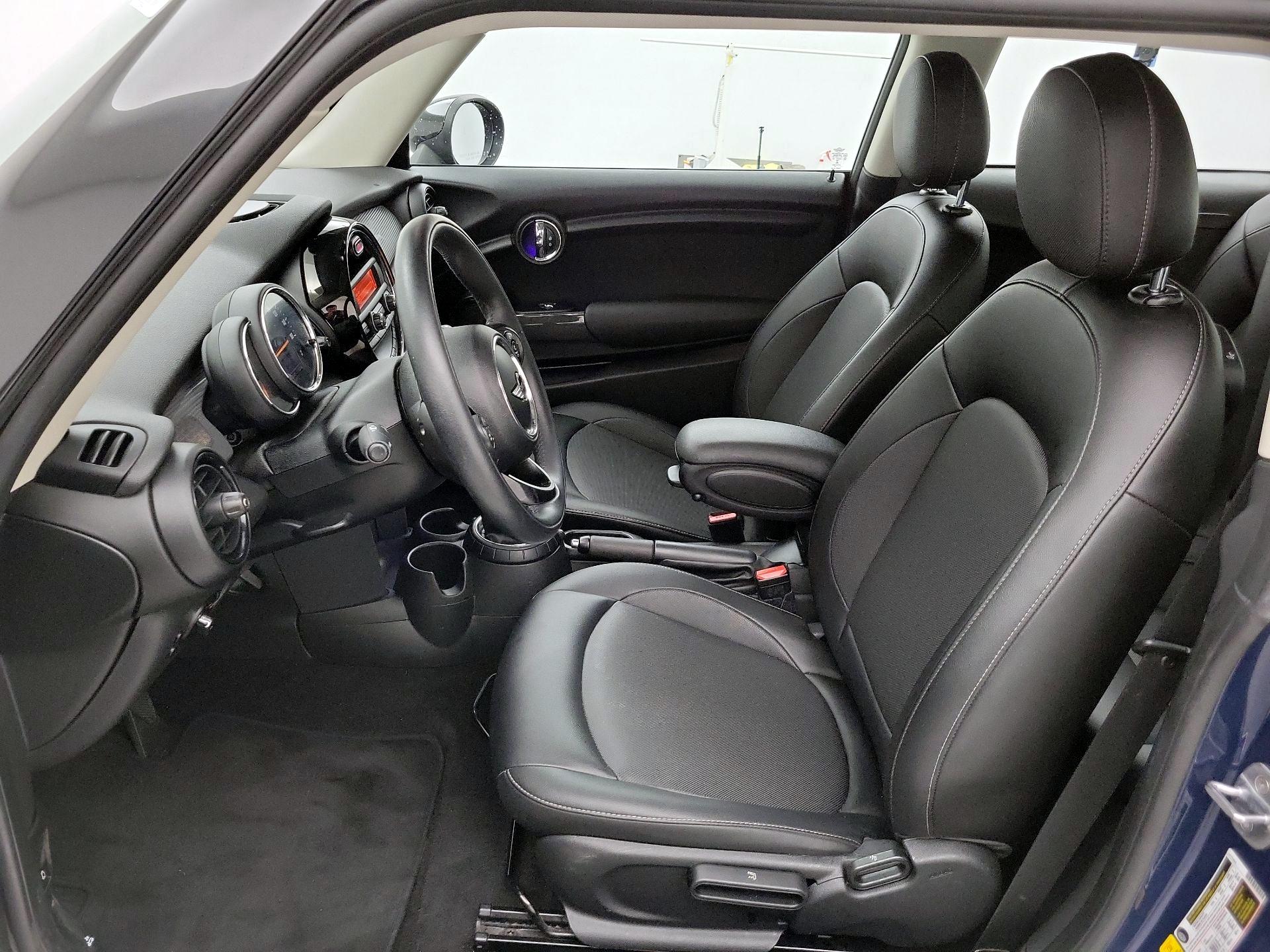 Thumbnail: 2016 MINI Cooper Hardtop - 11
