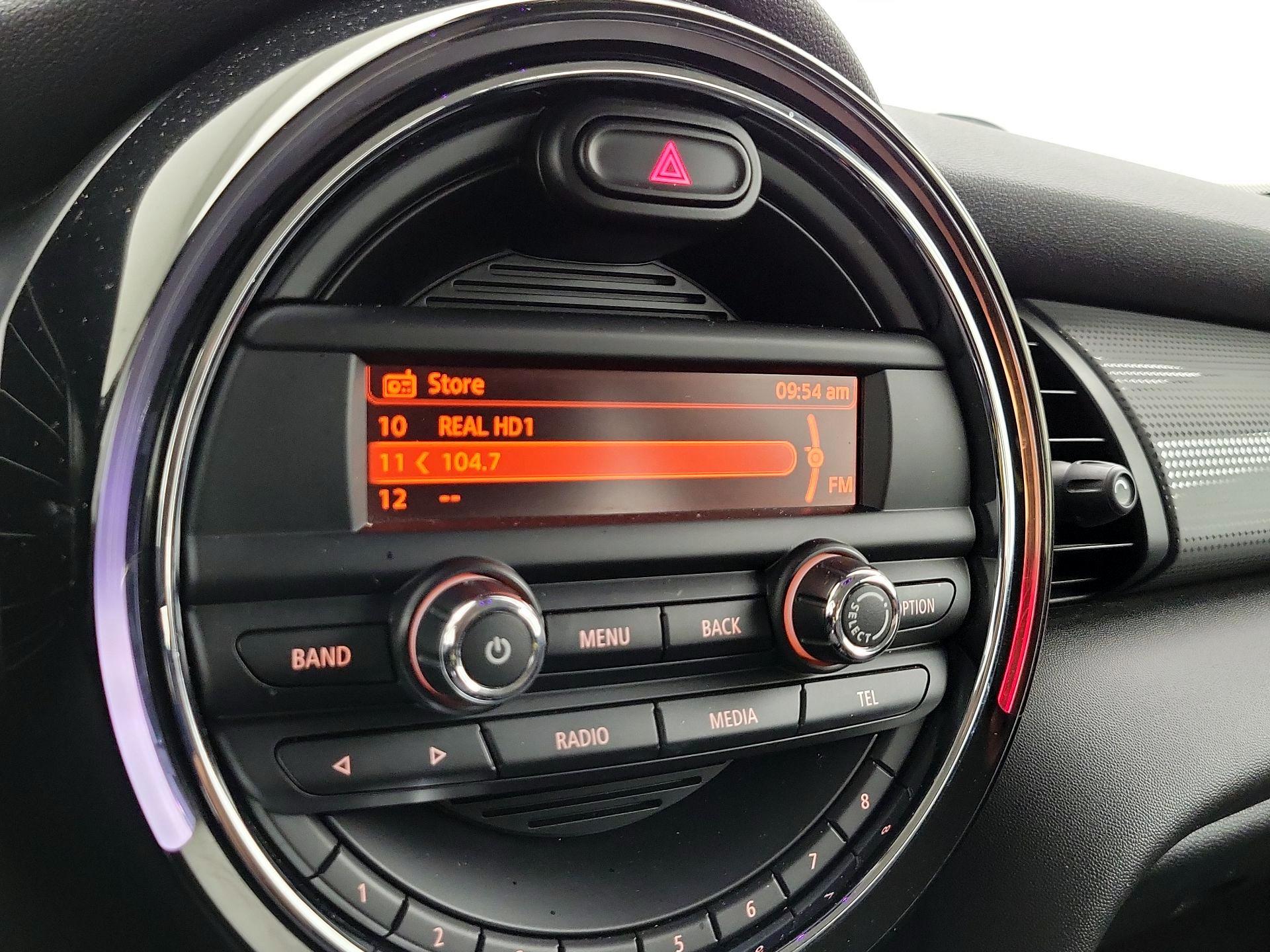 Thumbnail: 2016 MINI Cooper Hardtop - 14