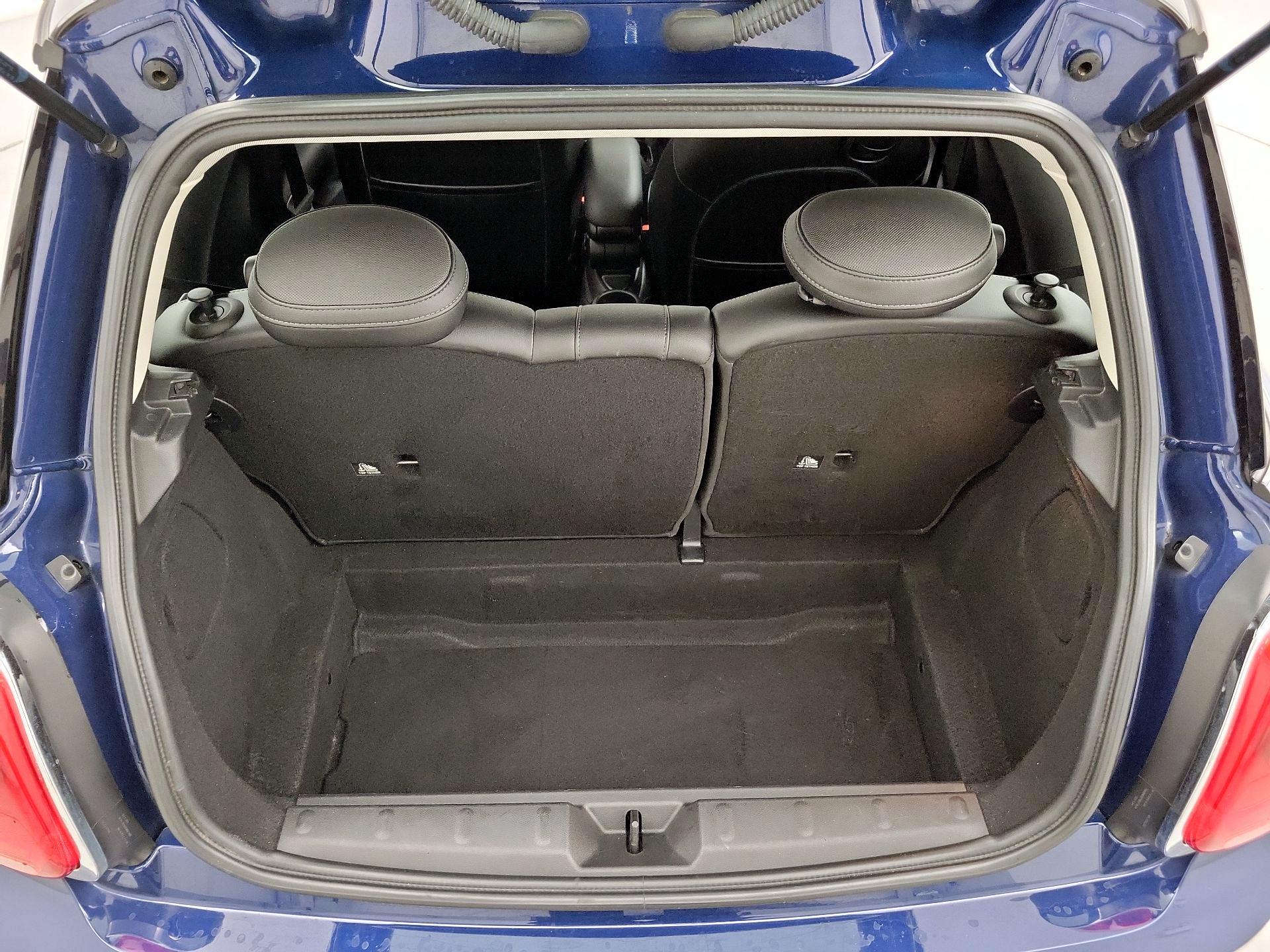 Thumbnail: 2016 MINI Cooper Hardtop - 19