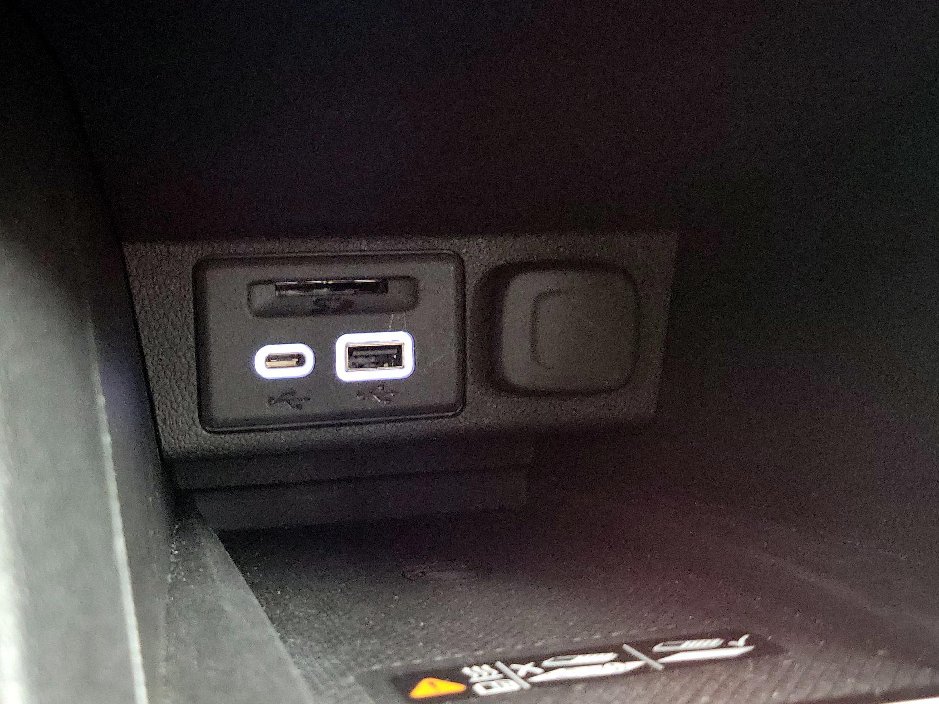 Thumbnail: 2022 Chevrolet Bolt EUV - 18