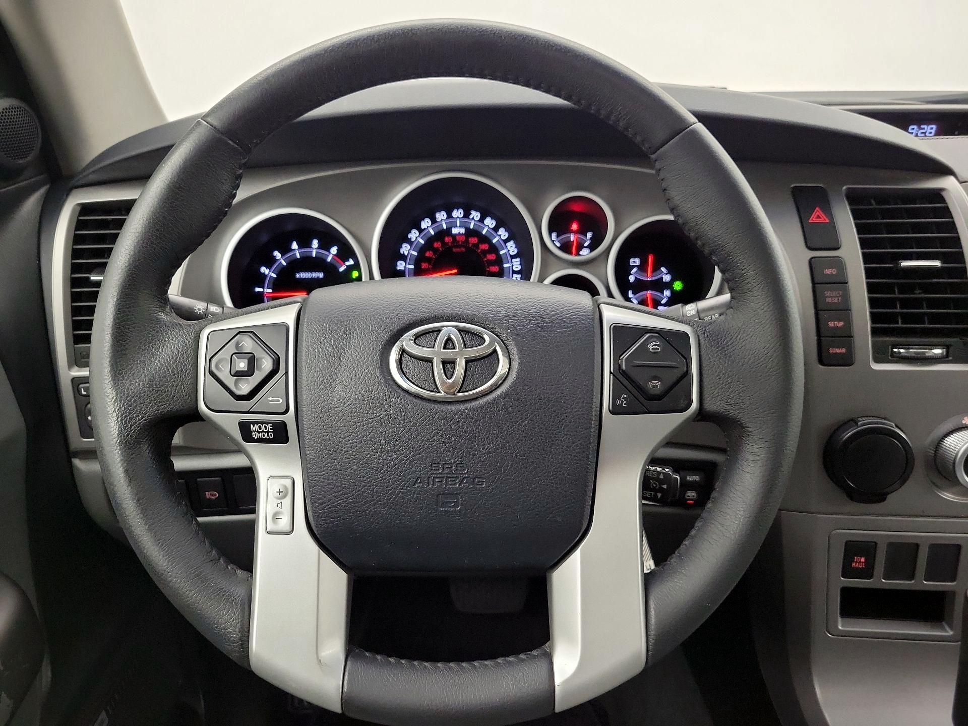 Thumbnail: 2014 Toyota Sequoia - 10