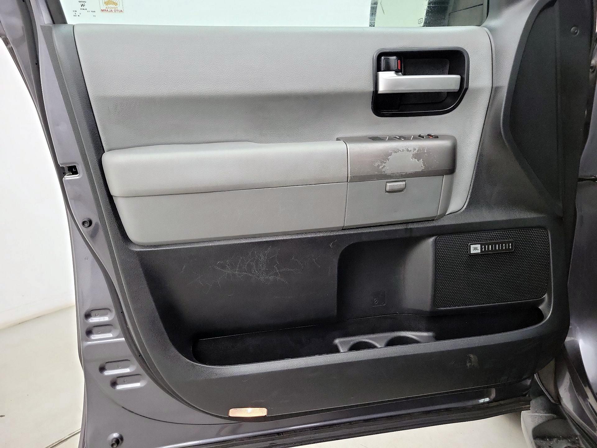 Thumbnail: 2014 Toyota Sequoia - 12
