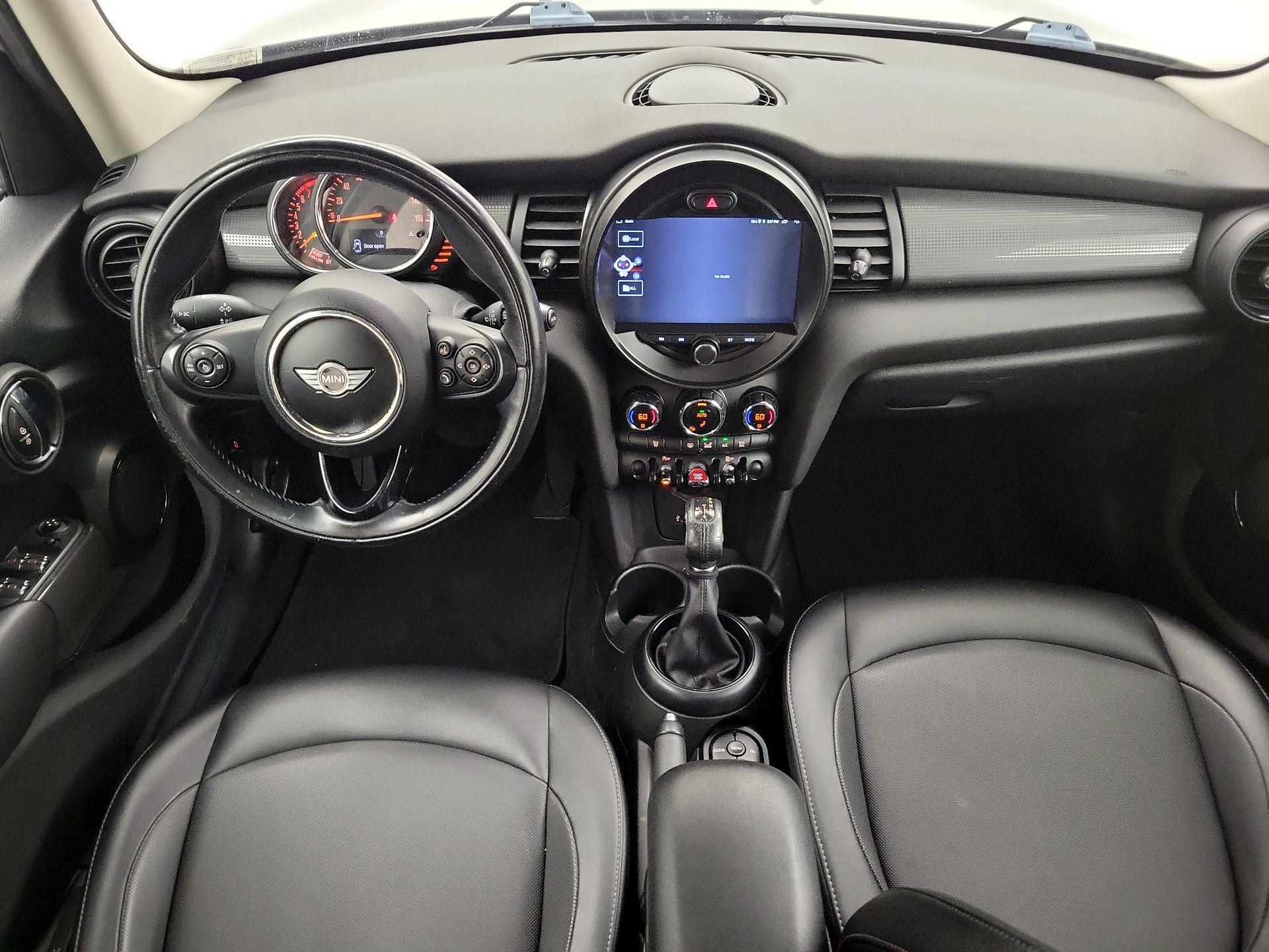 Thumbnail: 2017 MINI Cooper Hardtop - 9