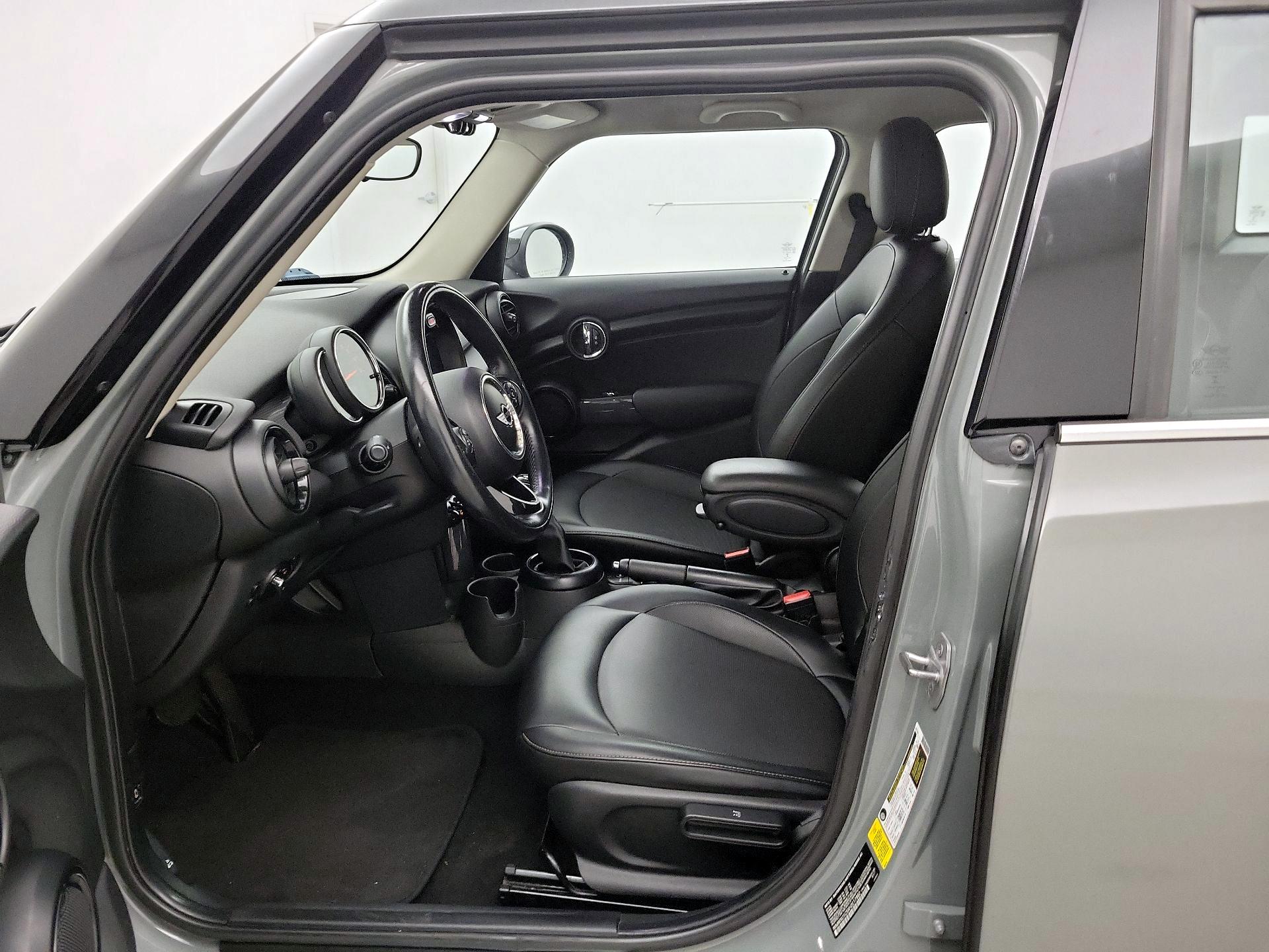 Thumbnail: 2017 MINI Cooper Hardtop - 11