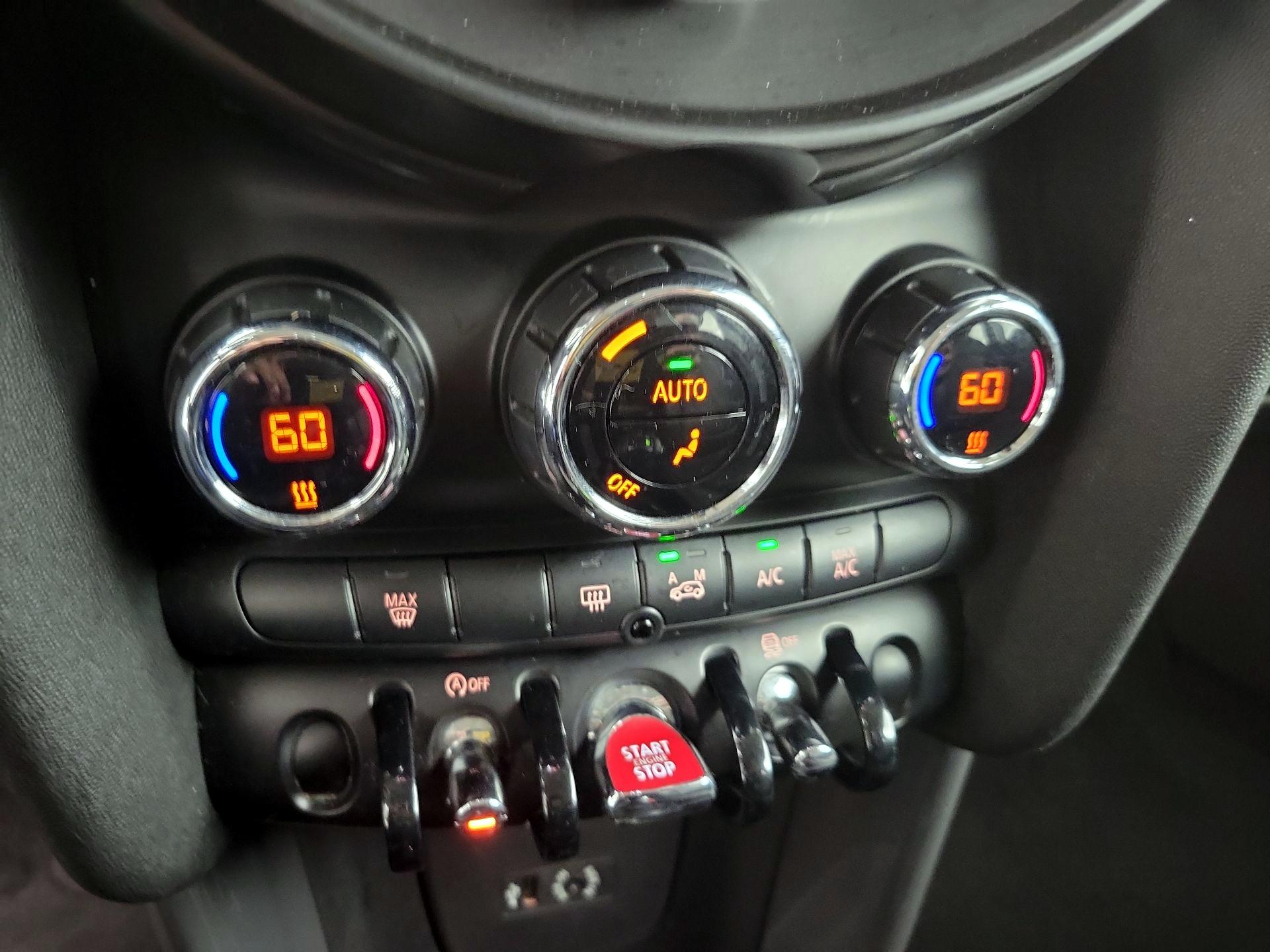 Thumbnail: 2017 MINI Cooper Hardtop - 16