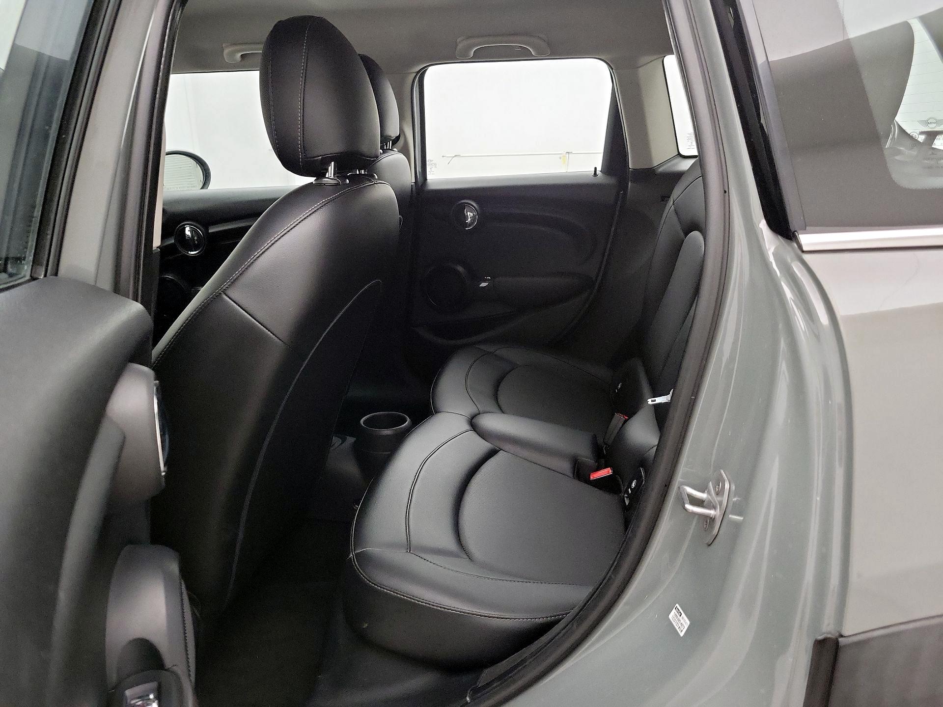 Thumbnail: 2017 MINI Cooper Hardtop - 19