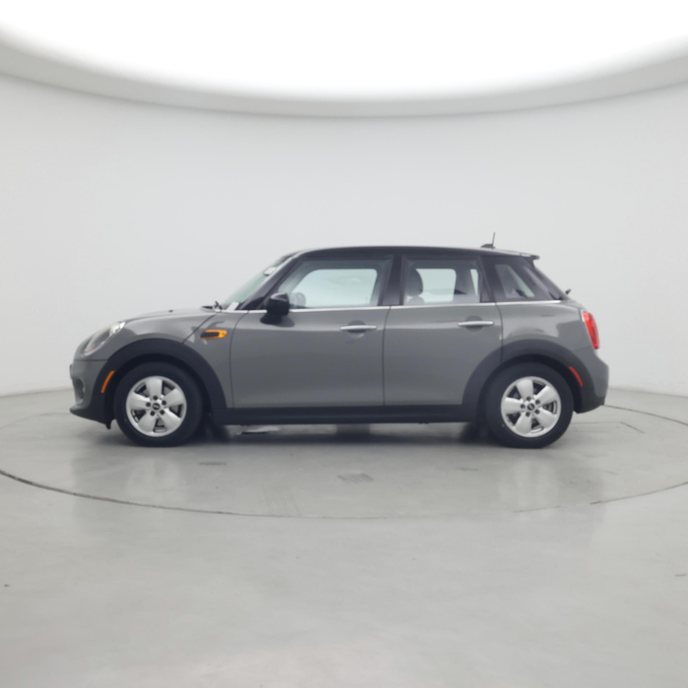 Thumbnail: 2017 MINI Cooper Hardtop - 3