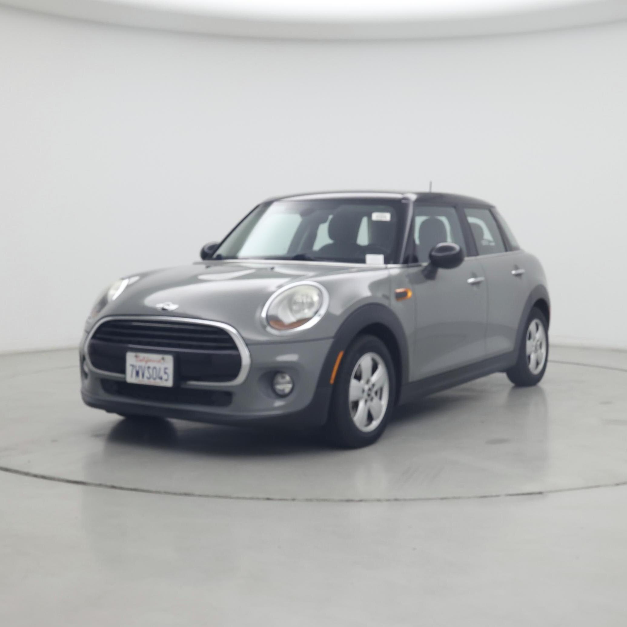 Thumbnail: 2017 MINI Cooper Hardtop - 4