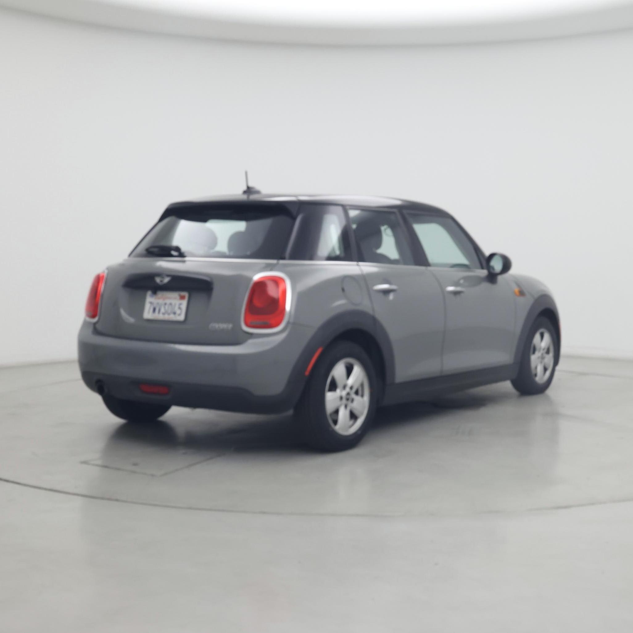 Thumbnail: 2017 MINI Cooper Hardtop - 8