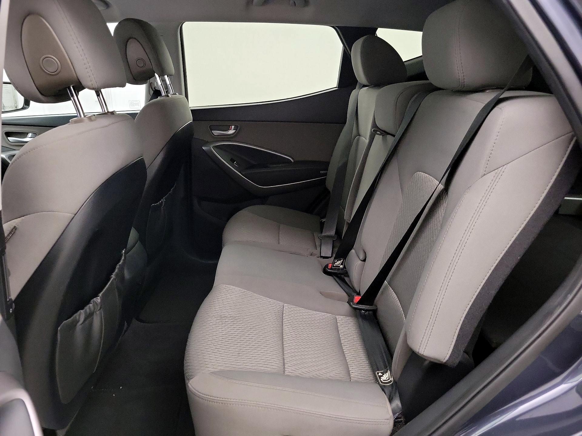 Thumbnail: 2016 Hyundai Santa Fe - 18