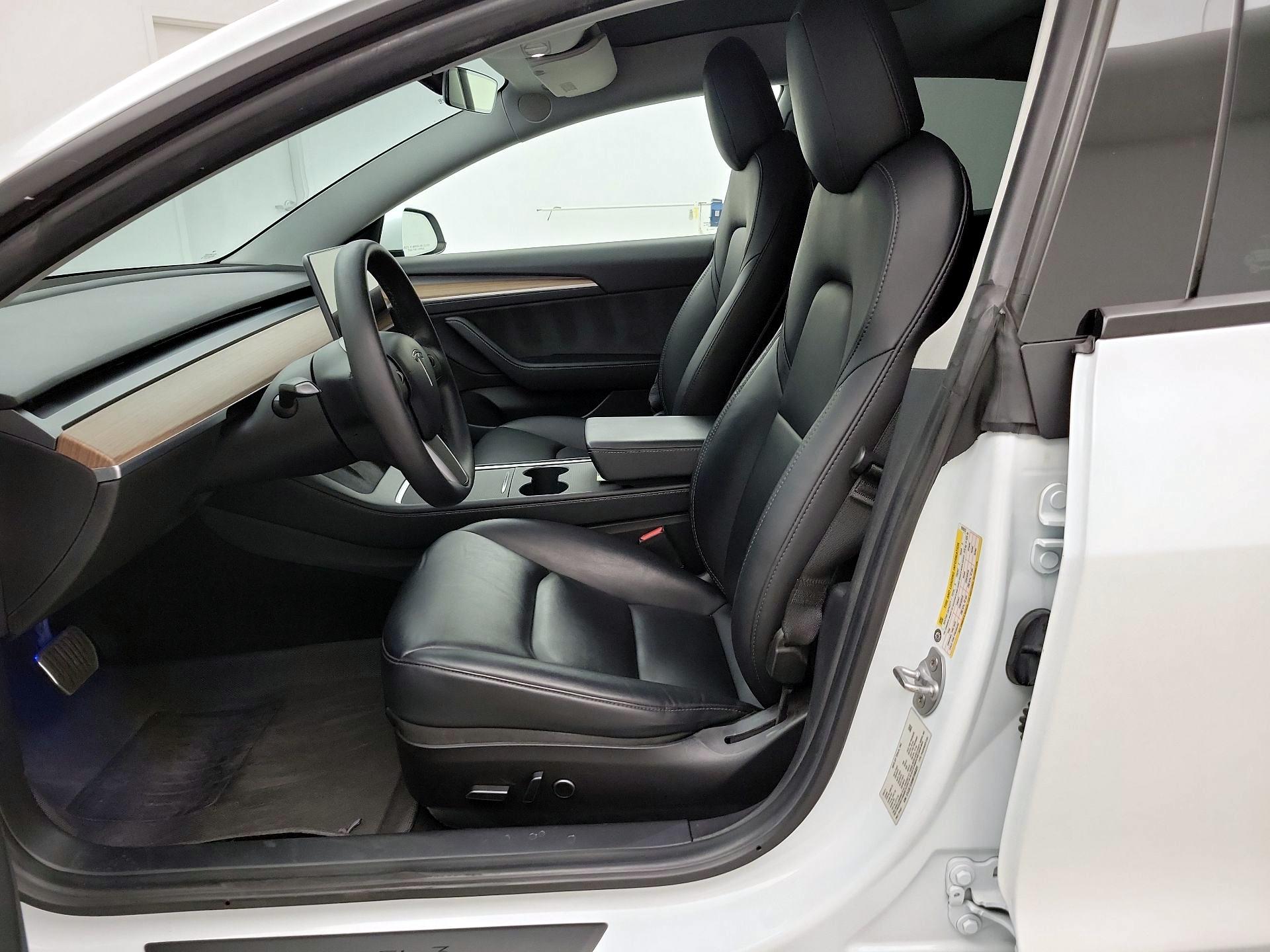 Thumbnail: 2021 Tesla Model 3 - 11