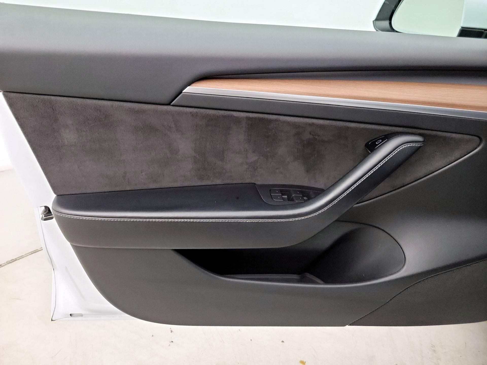 Thumbnail: 2021 Tesla Model 3 - 12