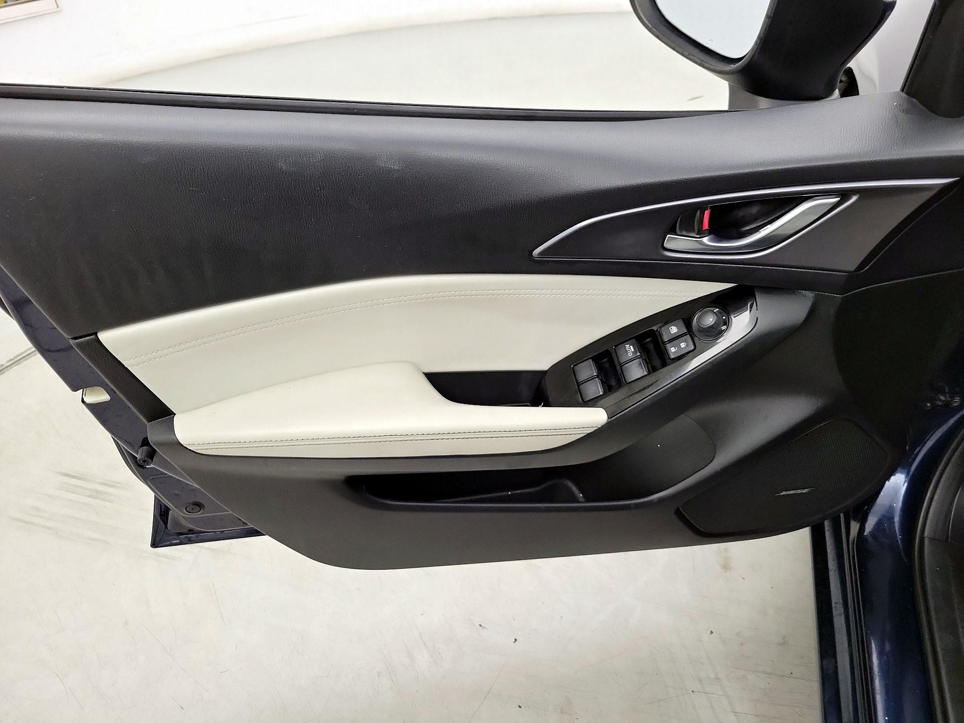 Thumbnail: 2017 Mazda Mazda3 - 12