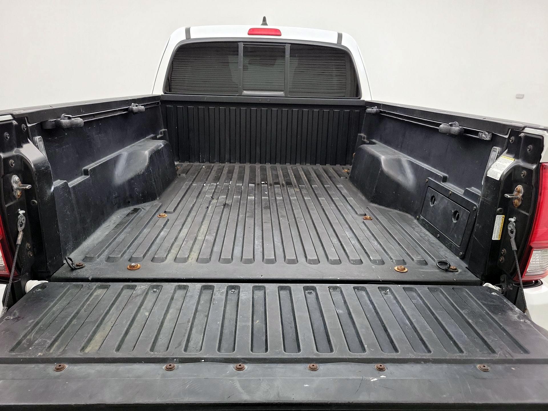 Thumbnail: 2021 Toyota Tacoma - 20