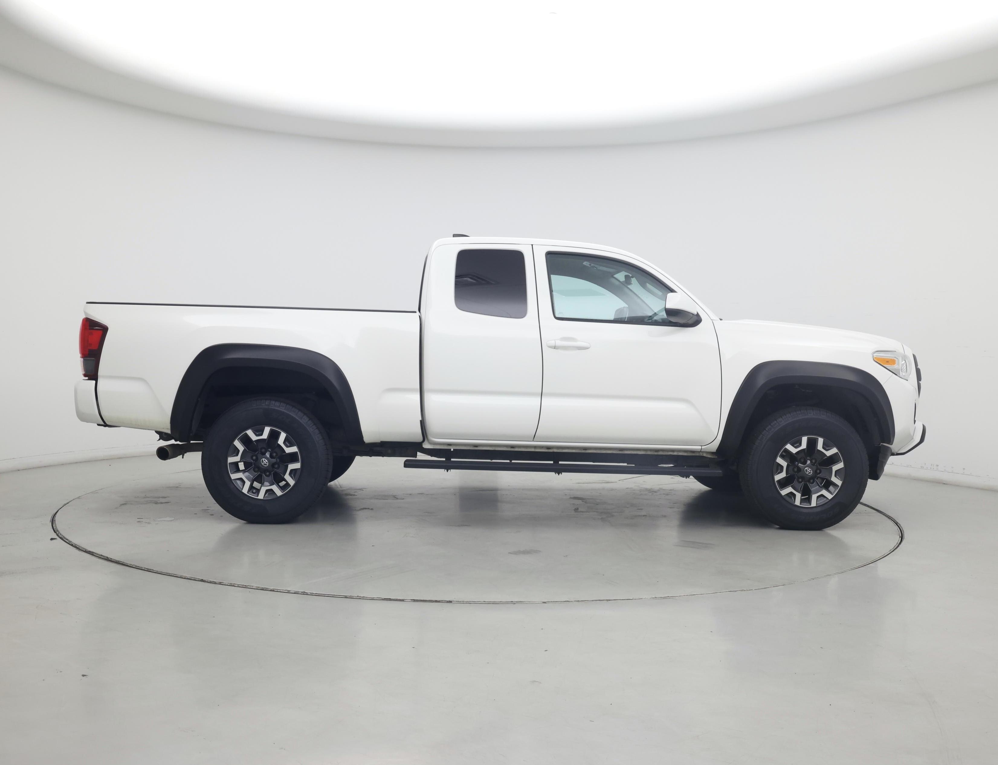 Thumbnail: 2021 Toyota Tacoma - 7