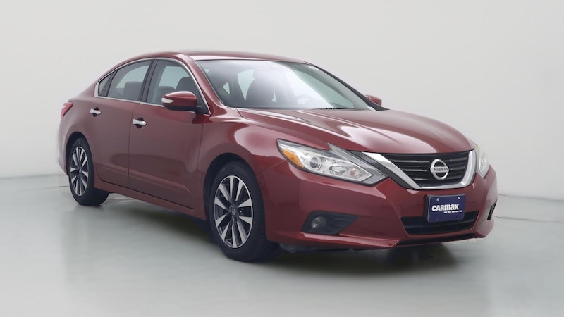 2017 Nissan Altima SL Hero Image