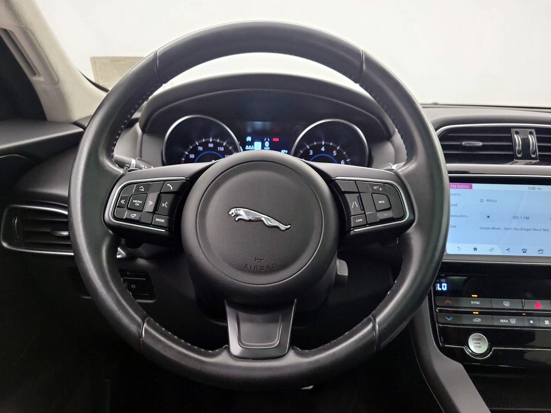 Thumbnail: 2019 Jaguar F-Pace - 10