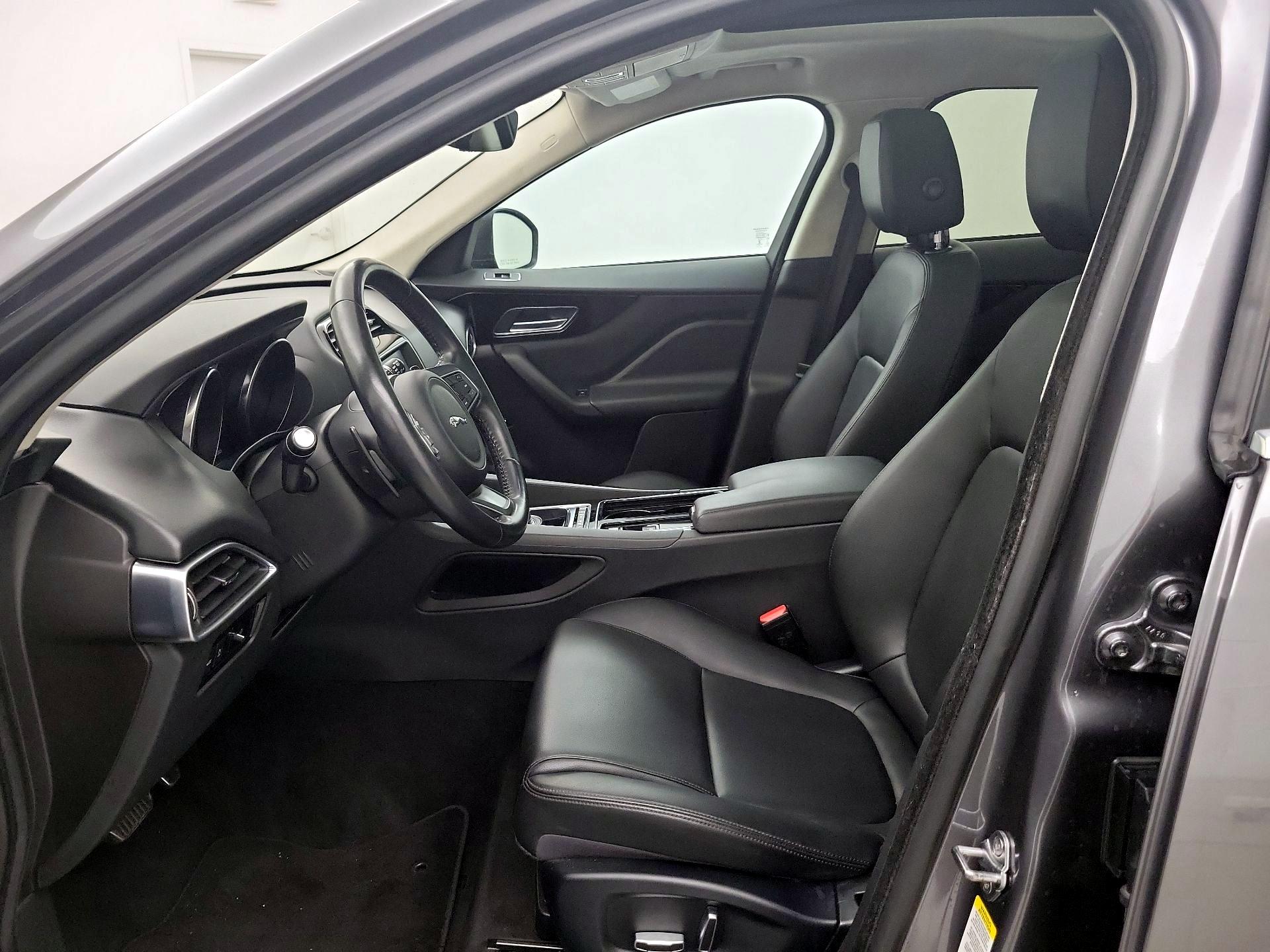 Thumbnail: 2019 Jaguar F-Pace - 11