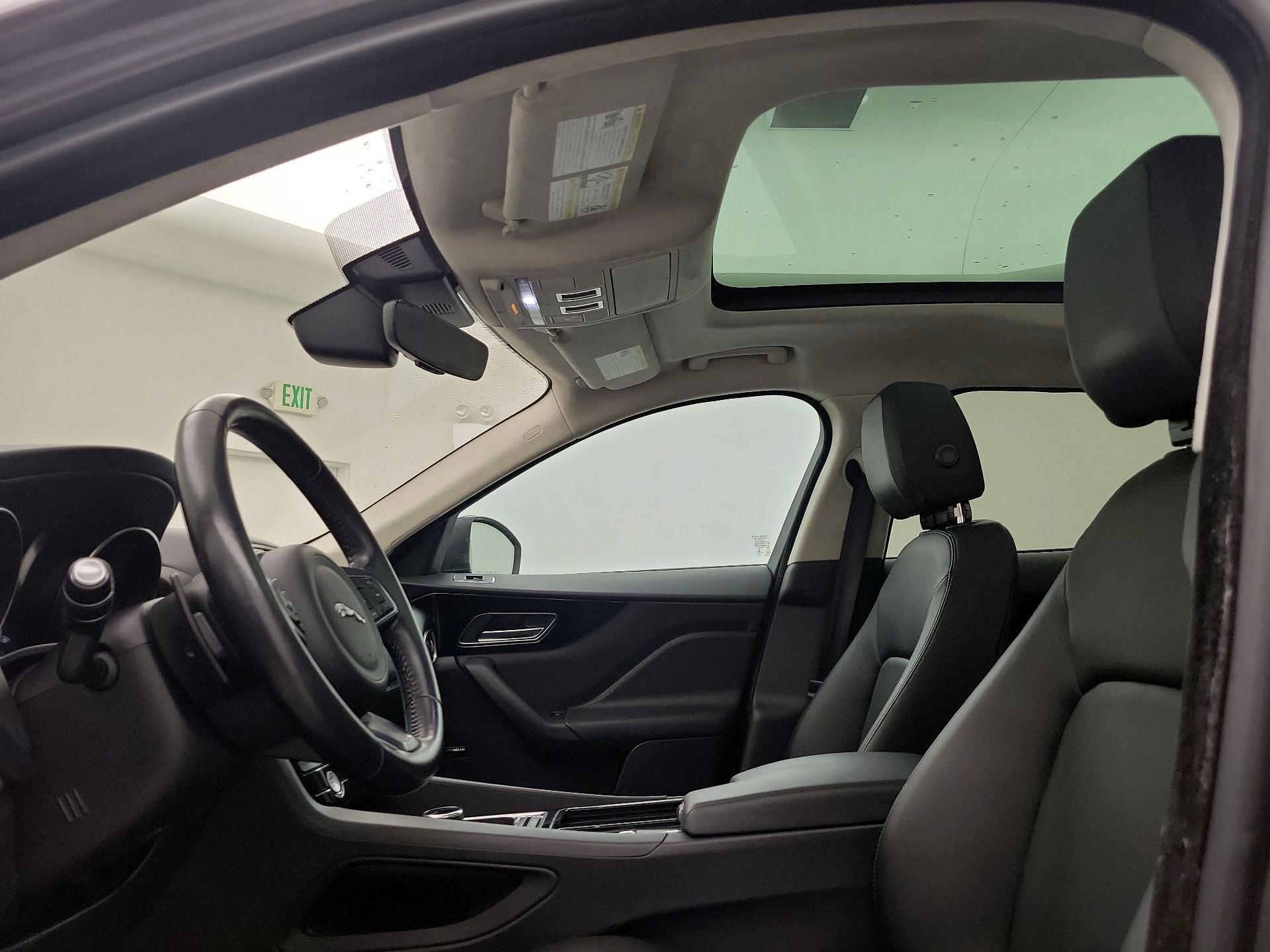 Thumbnail: 2019 Jaguar F-Pace - 19