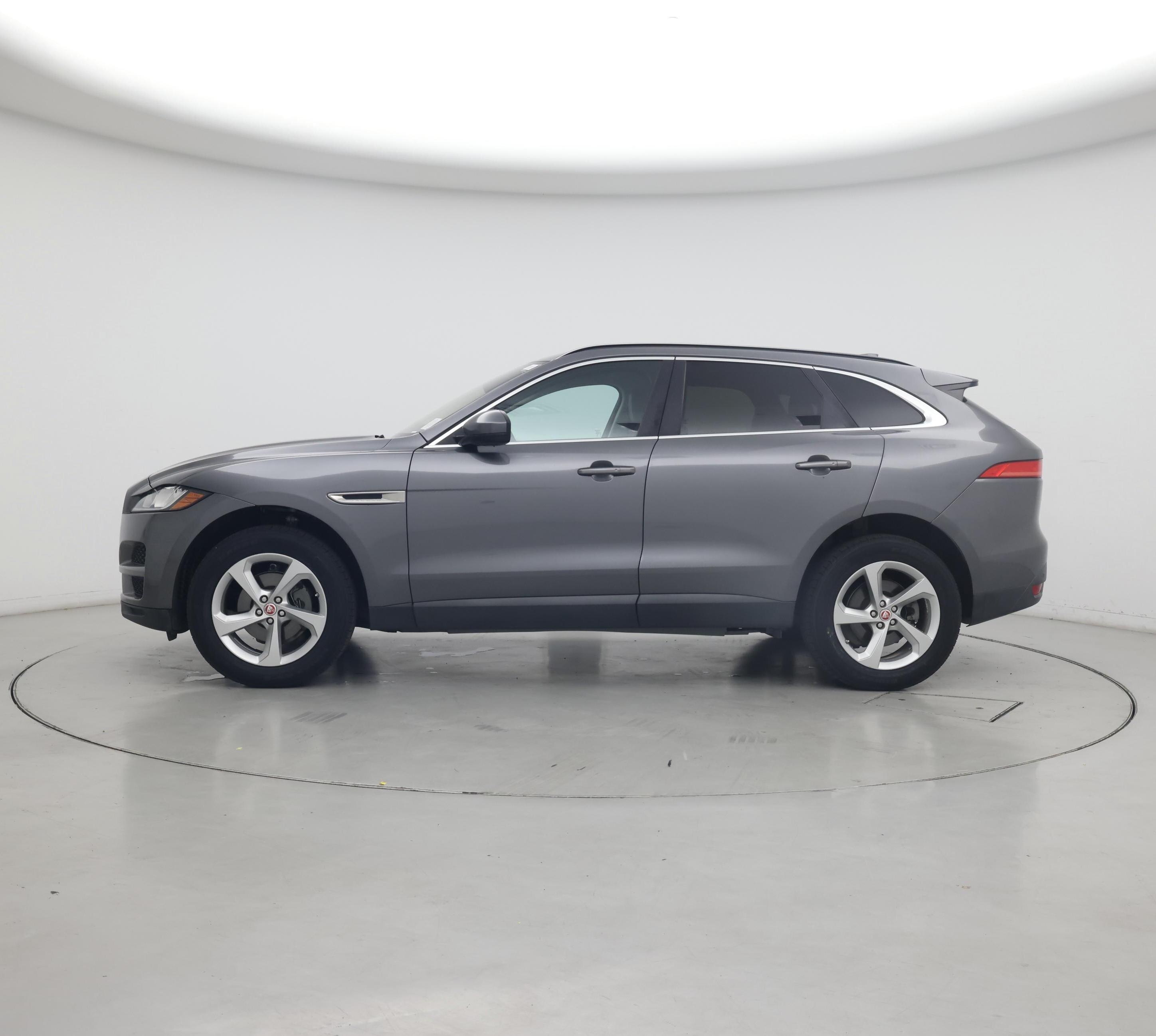 Thumbnail: 2019 Jaguar F-Pace - 3