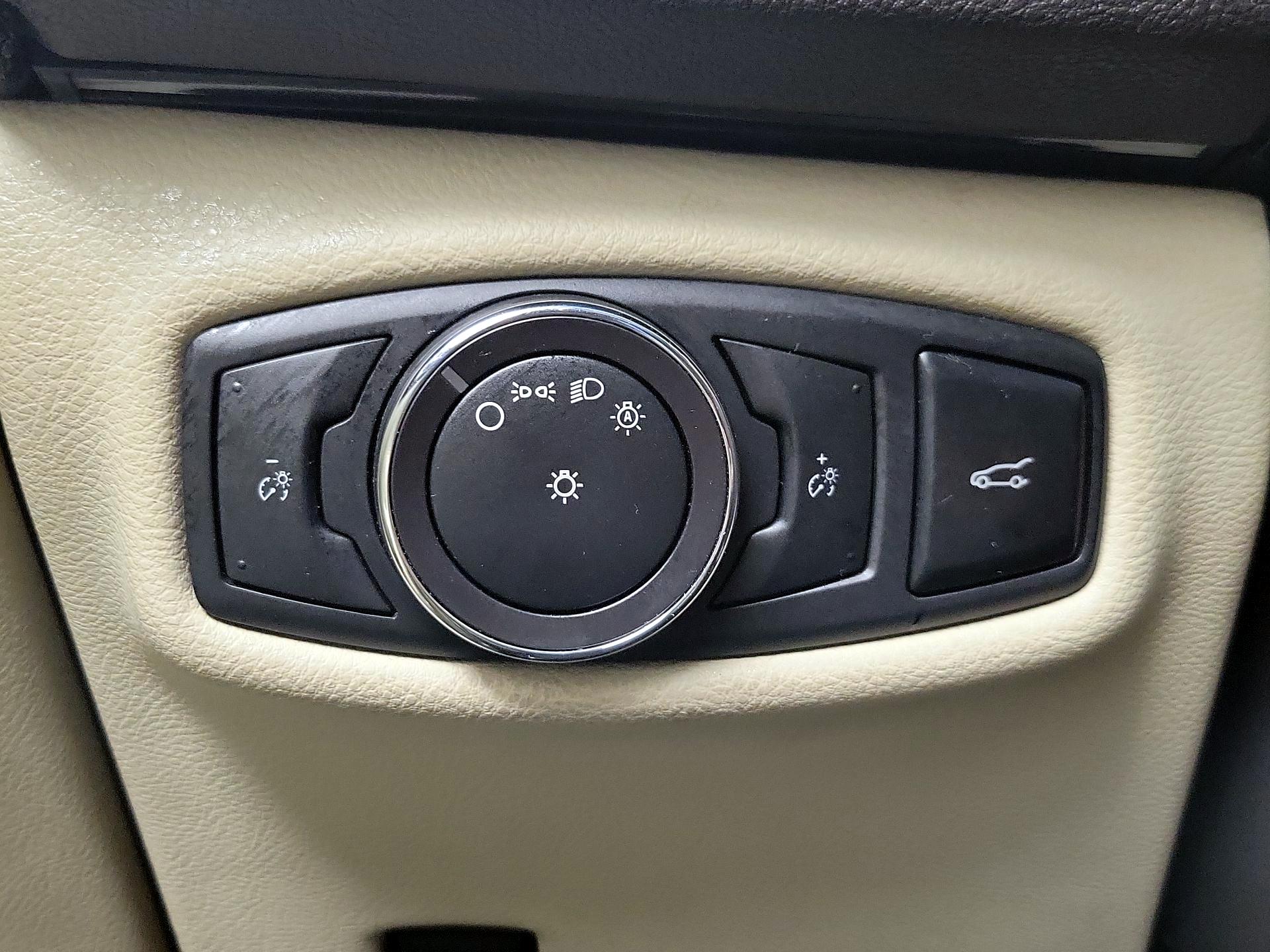 Thumbnail: 2014 Lincoln MKZ - 13