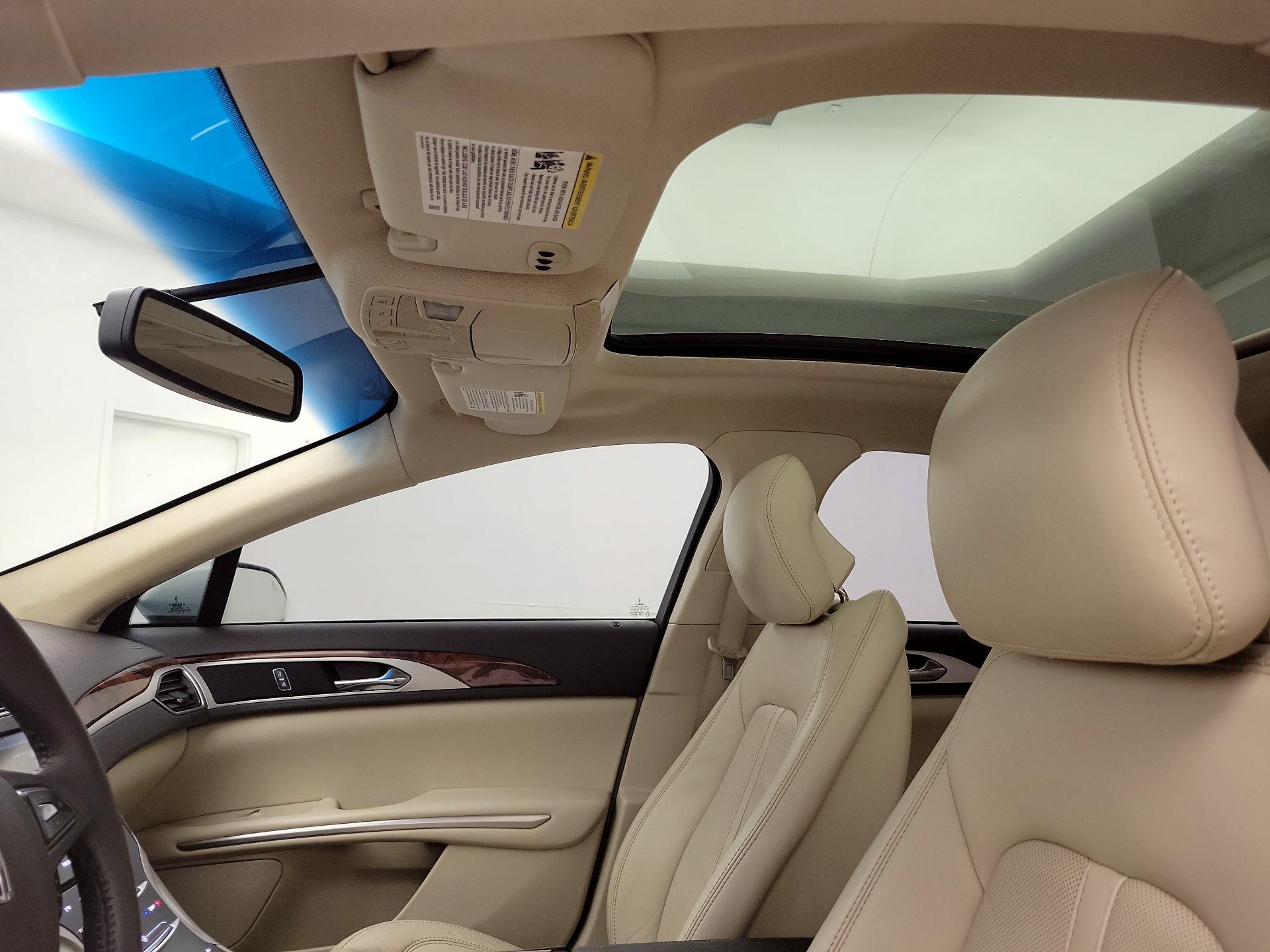 Thumbnail: 2014 Lincoln MKZ - 20