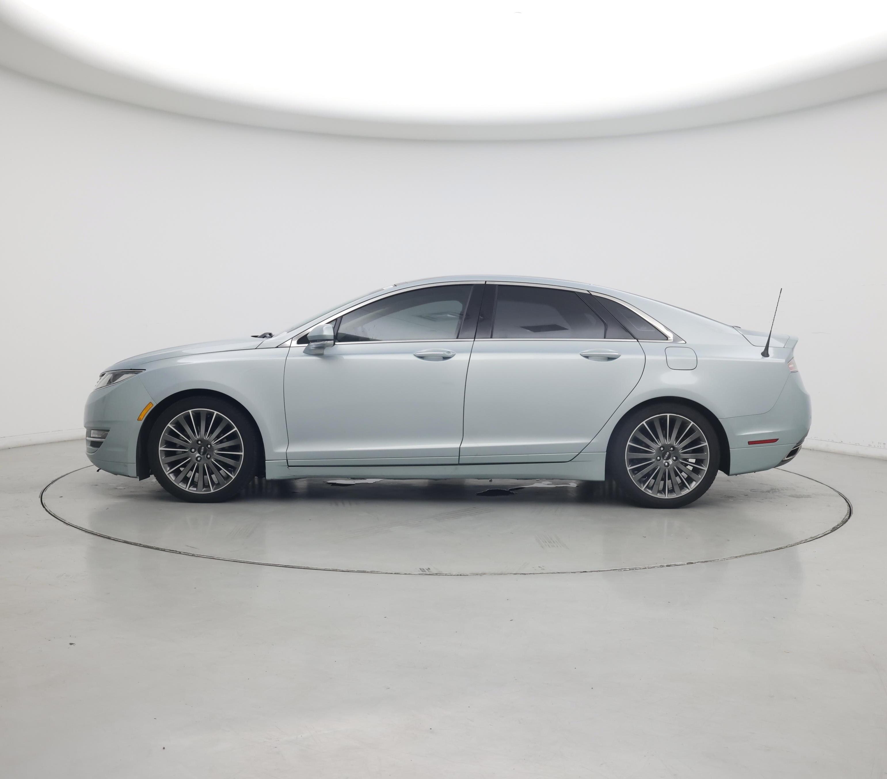 Thumbnail: 2014 Lincoln MKZ - 3