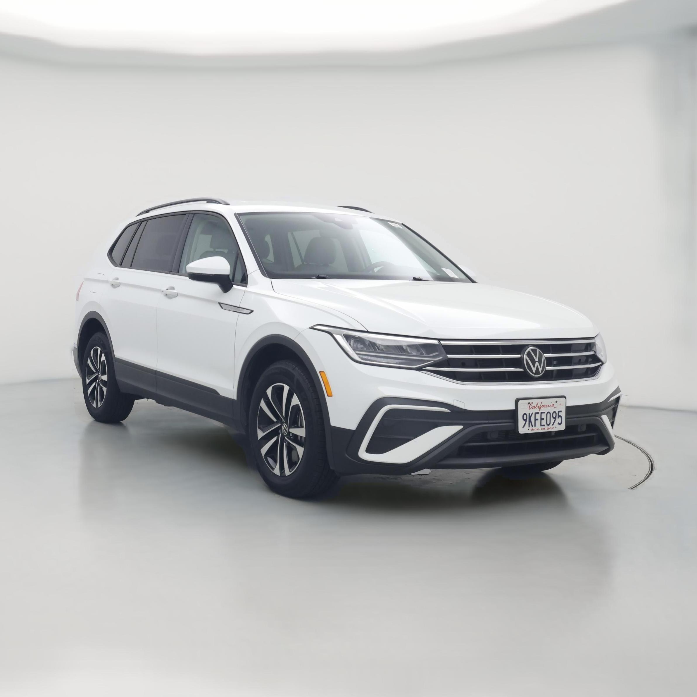Thumbnail: 2023 Volkswagen Tiguan - 1