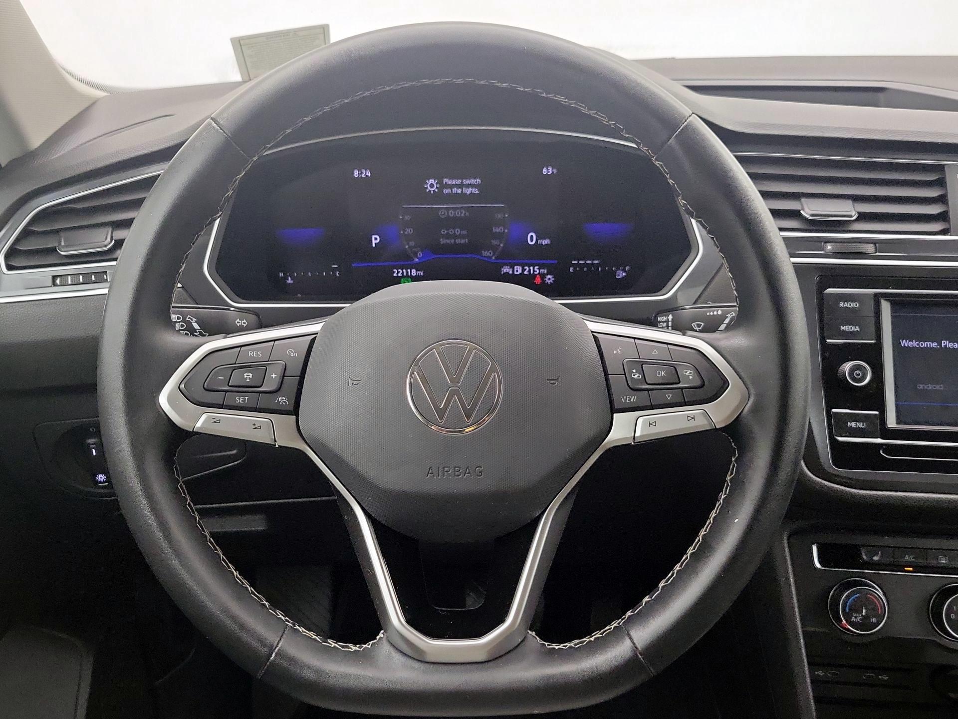 Thumbnail: 2023 Volkswagen Tiguan - 10