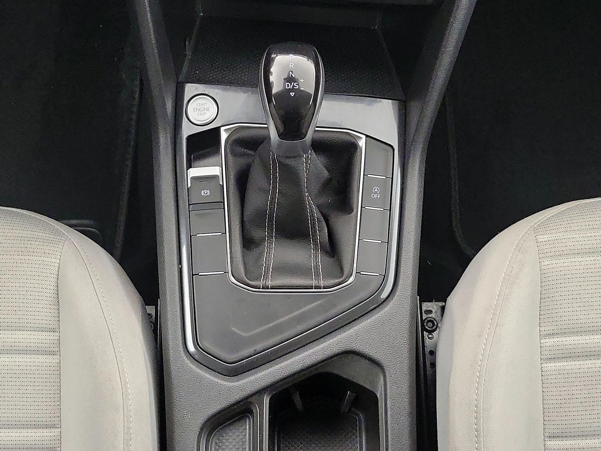 Thumbnail: 2023 Volkswagen Tiguan - 17