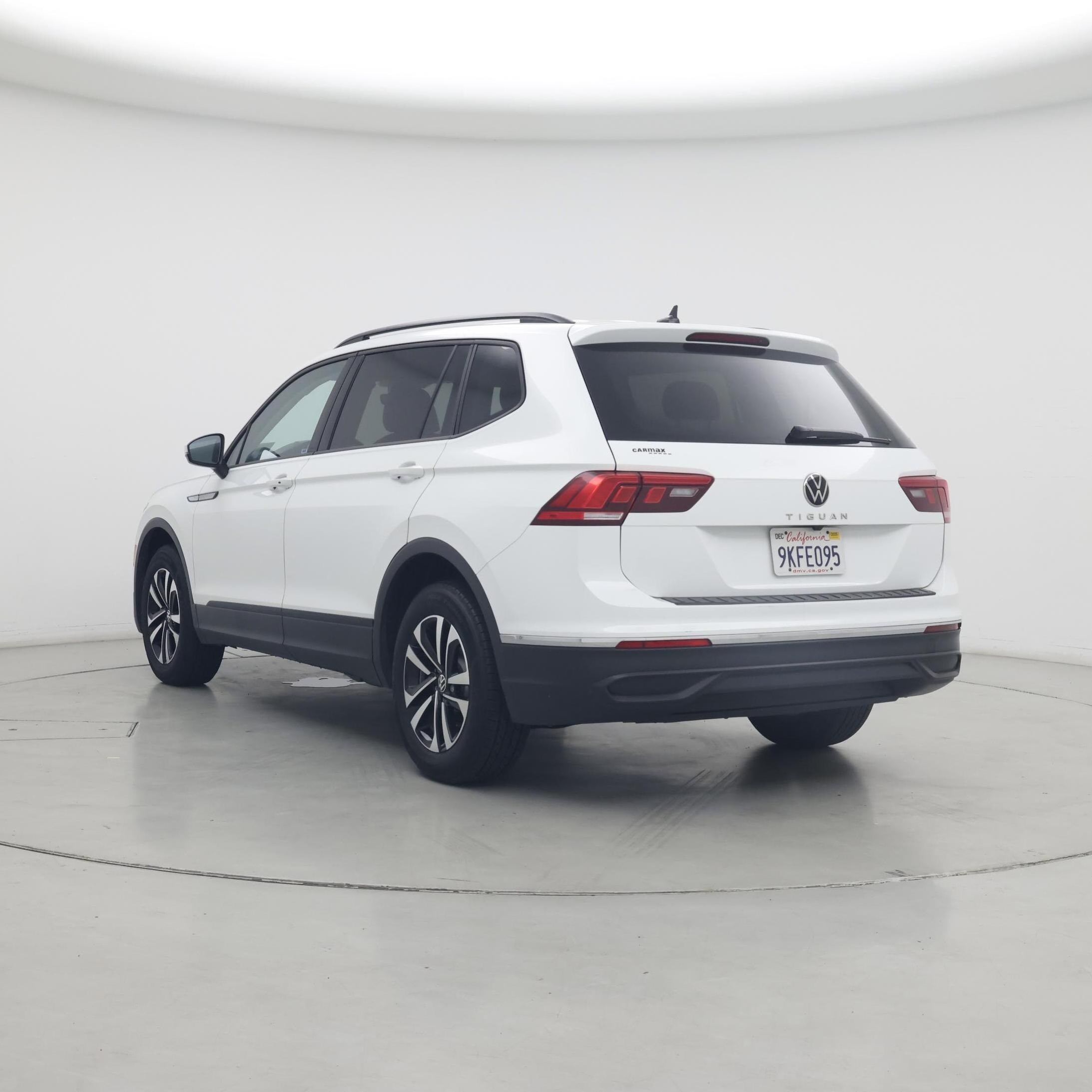 Thumbnail: 2023 Volkswagen Tiguan - 2