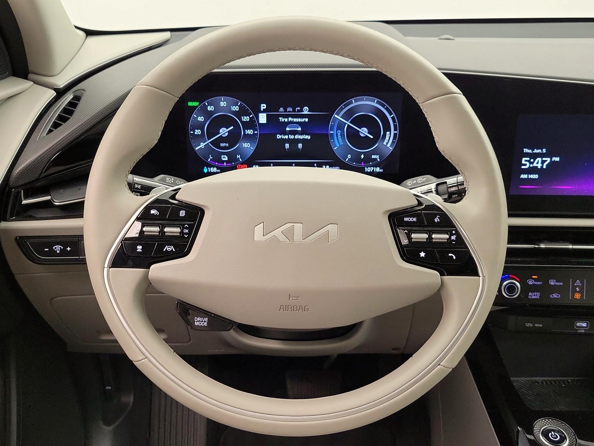 Thumbnail: 2023 Kia Niro - 10