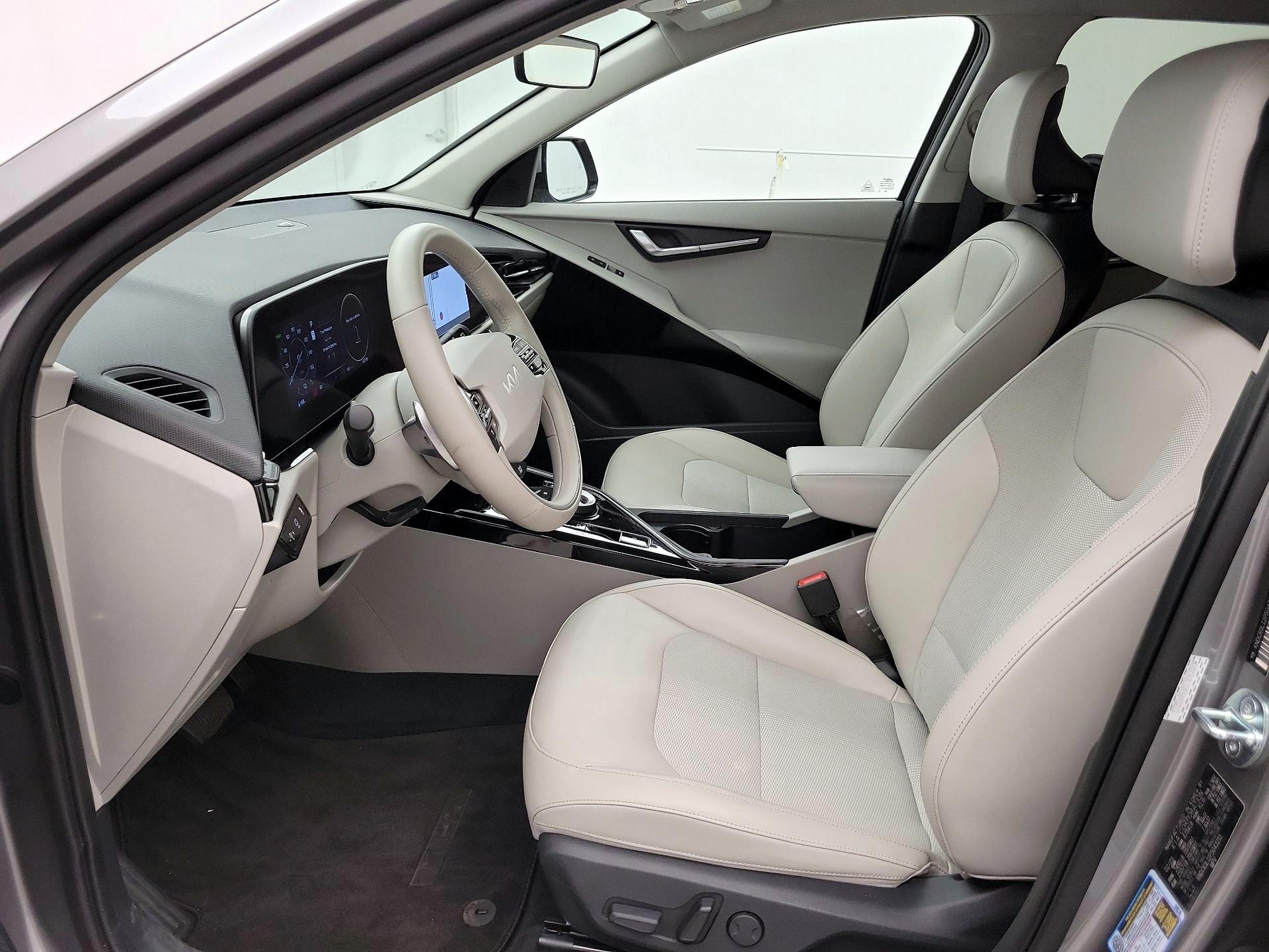 Thumbnail: 2023 Kia Niro - 11