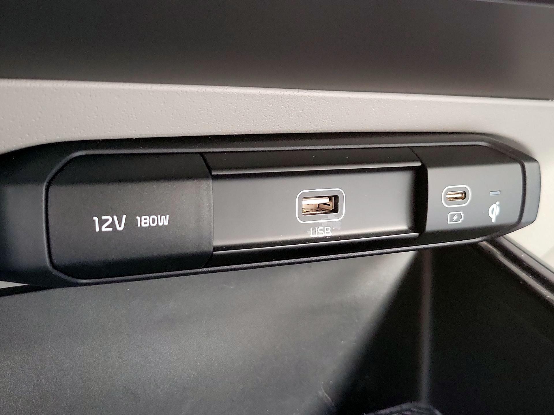 Thumbnail: 2023 Kia Niro - 19