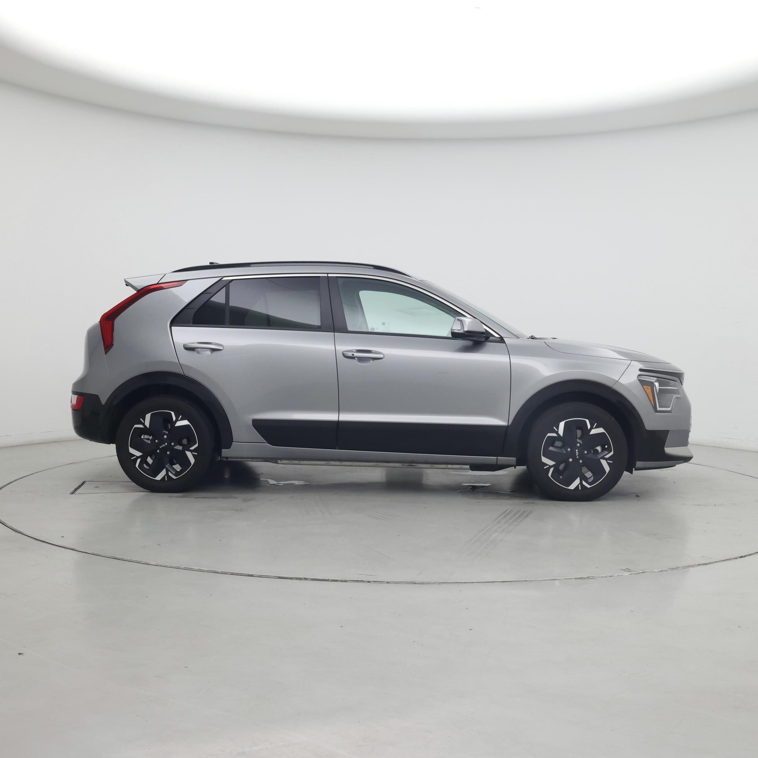 Thumbnail: 2023 Kia Niro - 7
