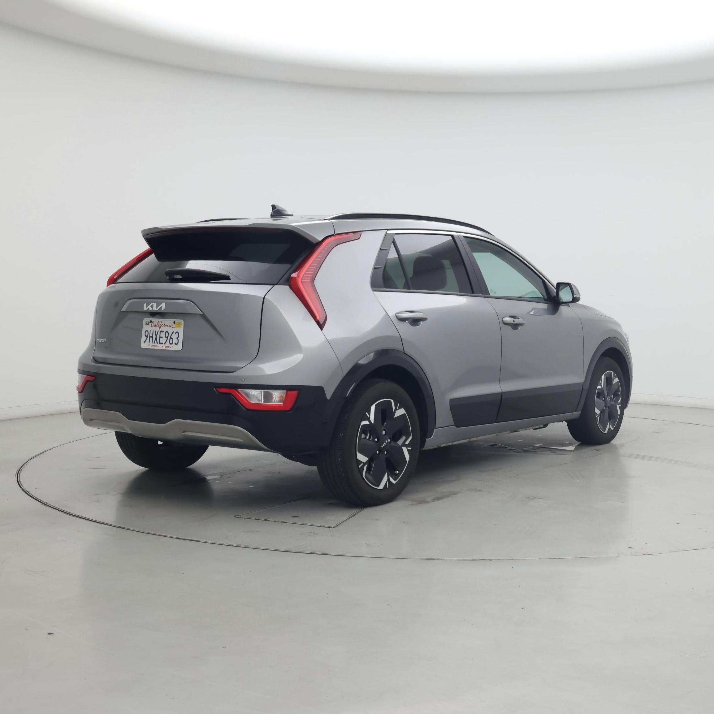 Thumbnail: 2023 Kia Niro - 8
