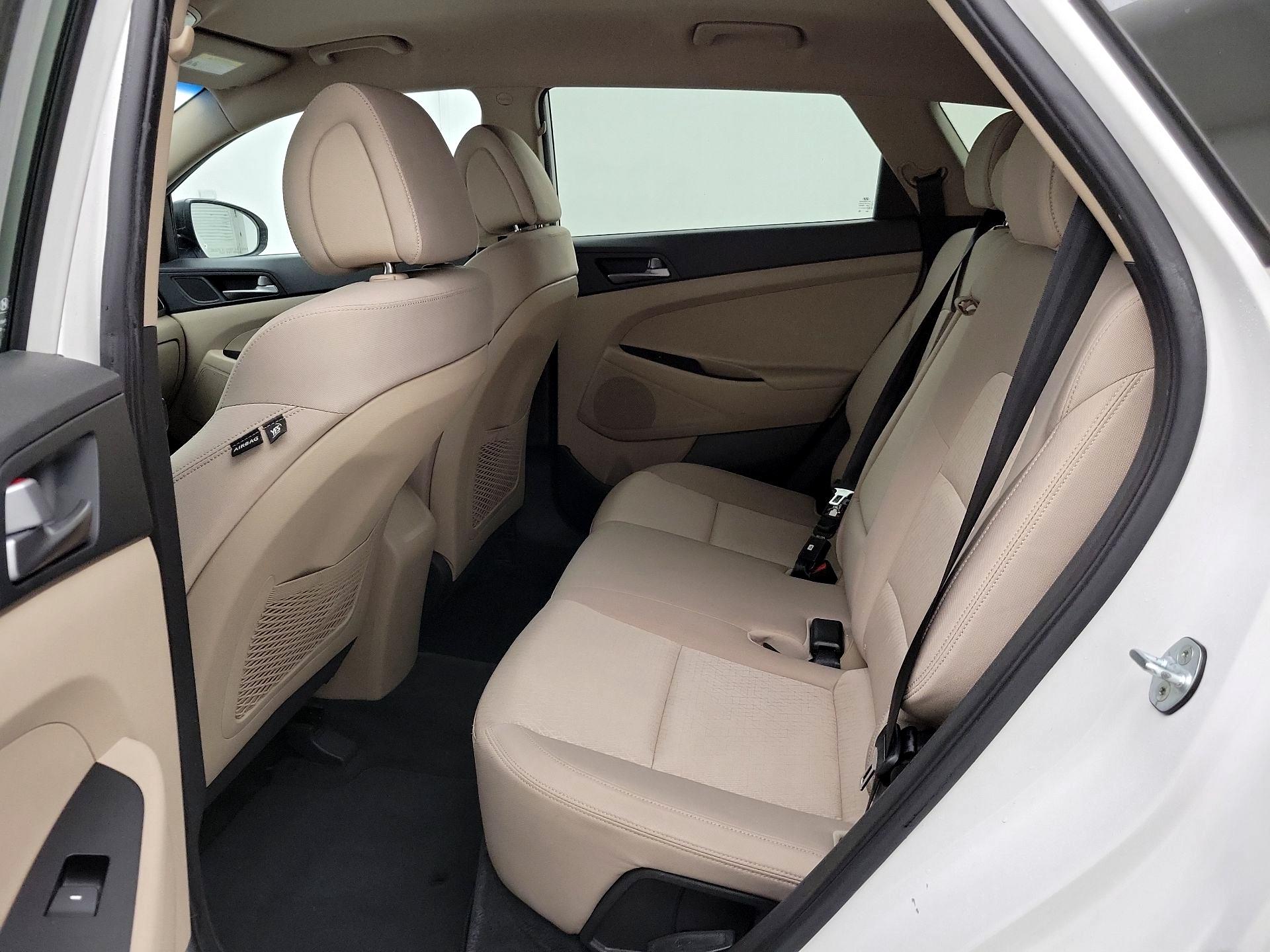 Thumbnail: 2016 Hyundai Tucson - 19