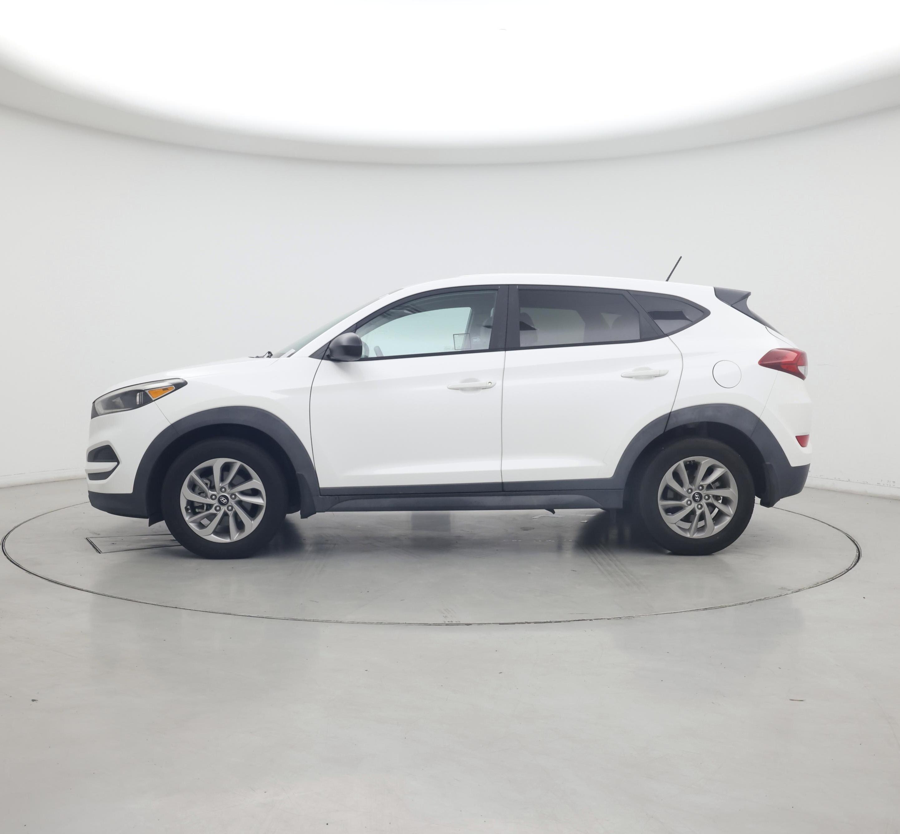 Thumbnail: 2016 Hyundai Tucson - 3
