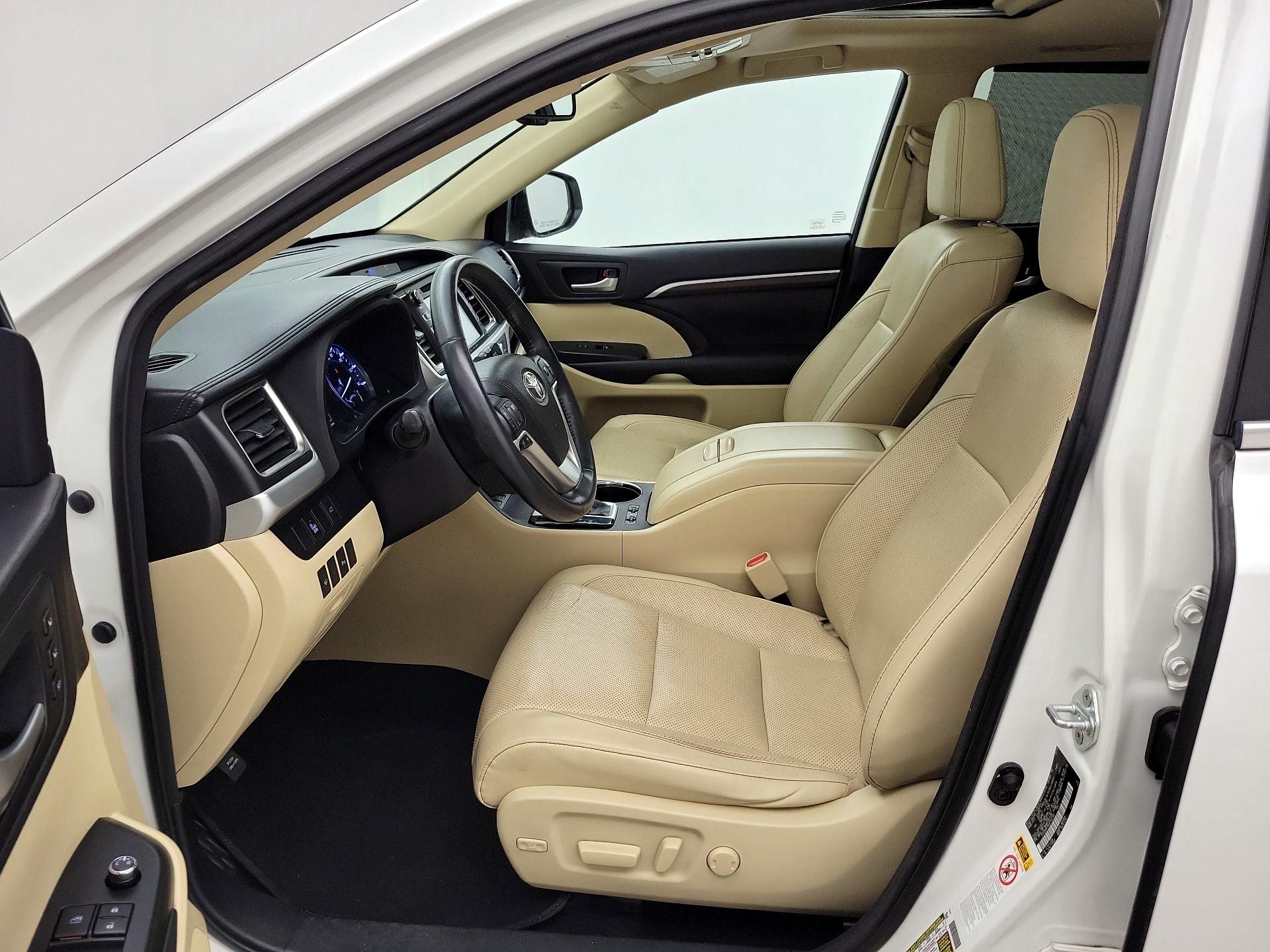 Thumbnail: 2016 Toyota Highlander - 11