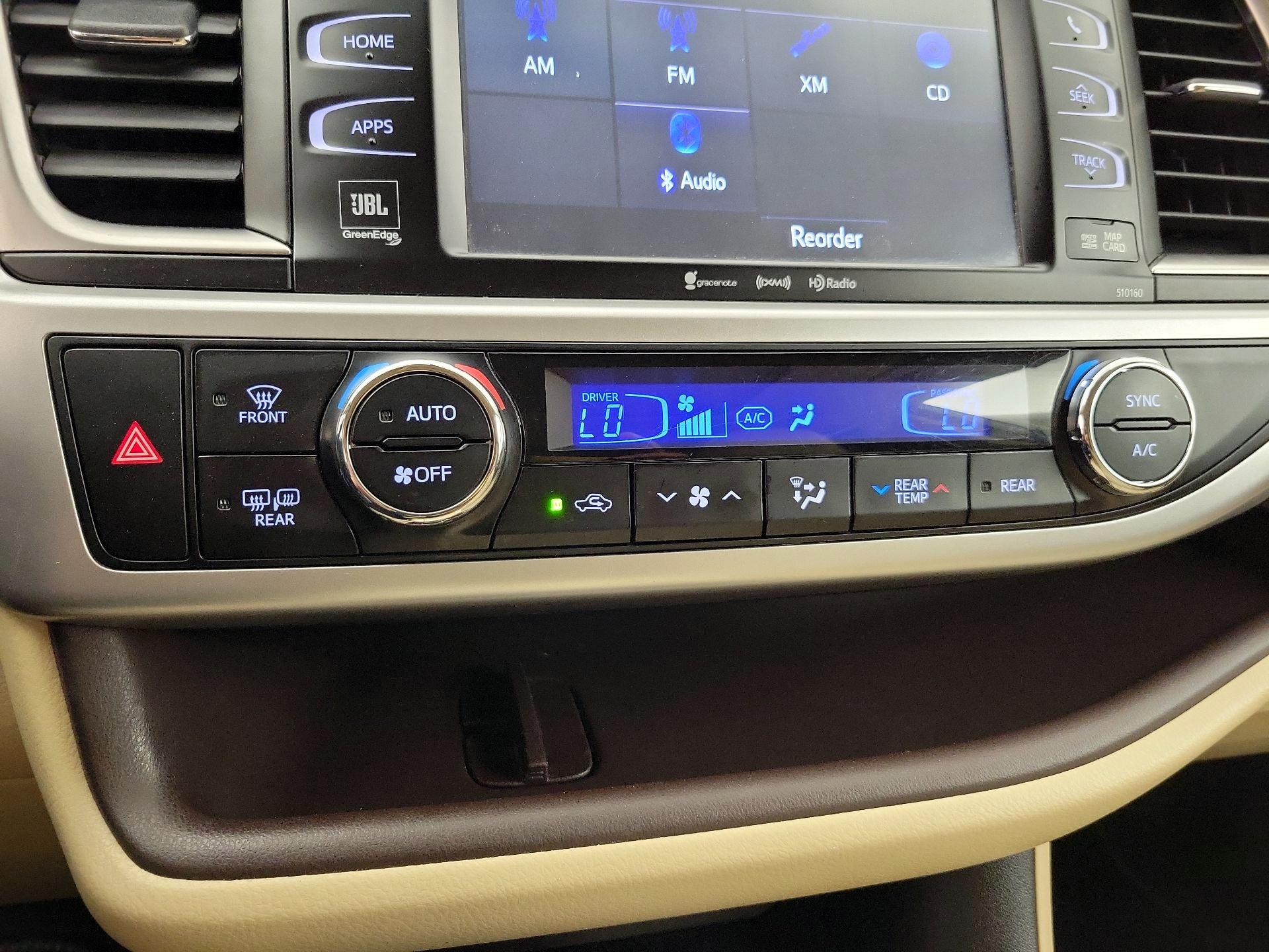 Thumbnail: 2016 Toyota Highlander - 17